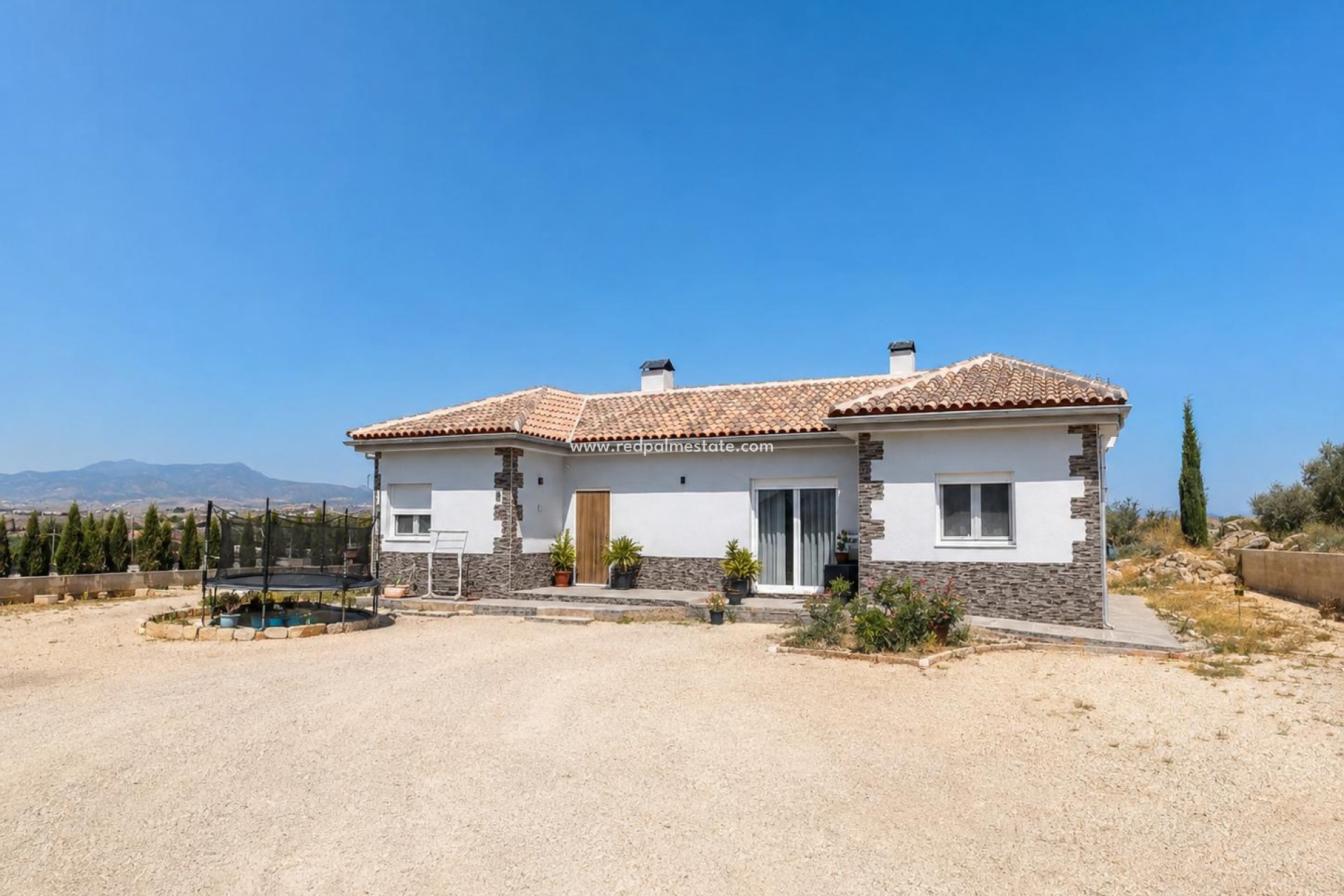 Återförsäljning - Villa -
Pinoso - Inland