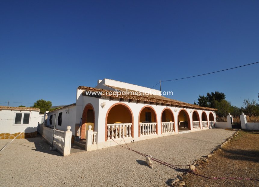 Återförsäljning - Villa -
Pinoso - Inland