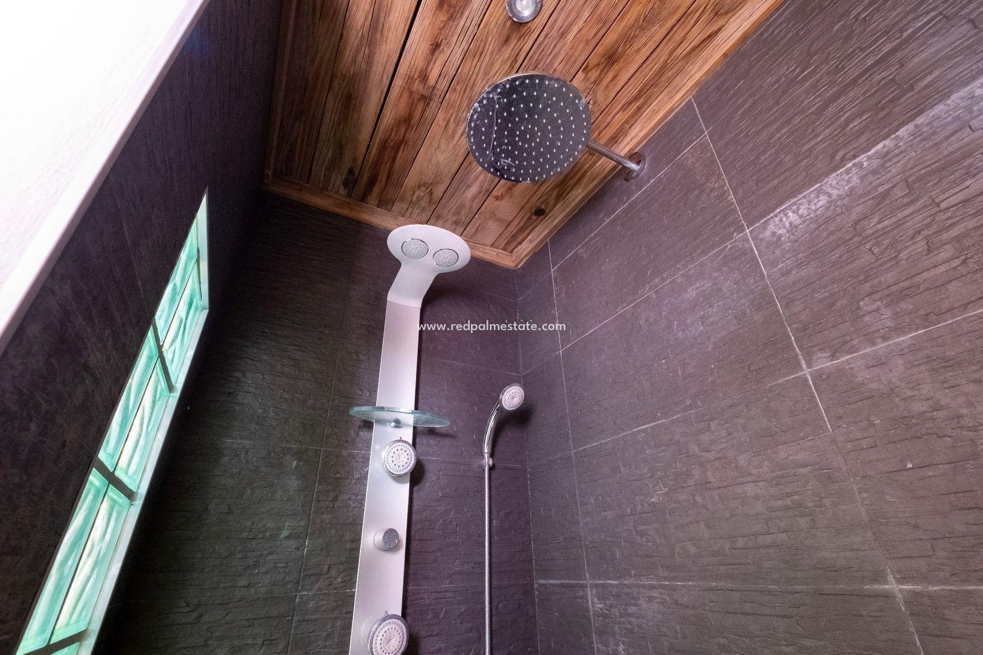 Återförsäljning - Villa -
Polop - Xirles