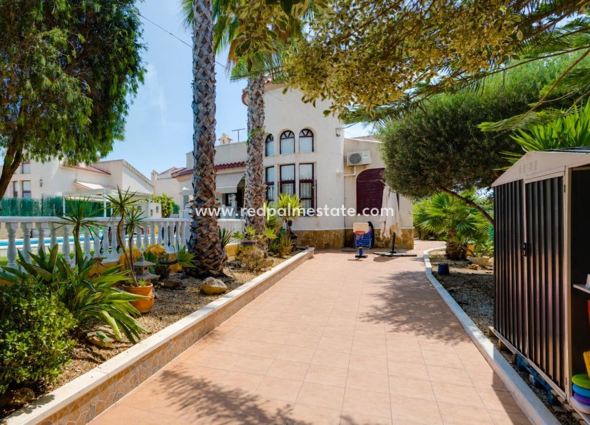 Återförsäljning - Villa -
San Fulgencio - La Marina