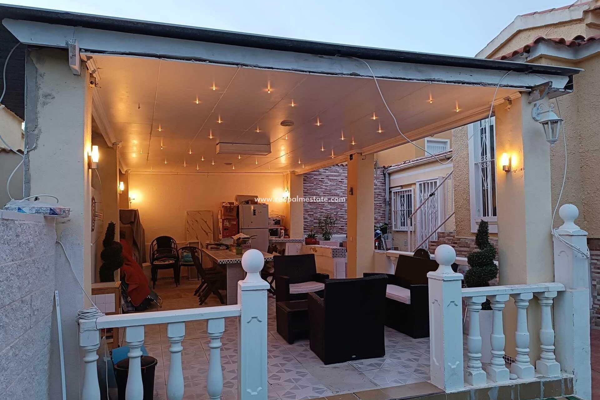 Återförsäljning - Villa -
San Fulgencio - La Marina