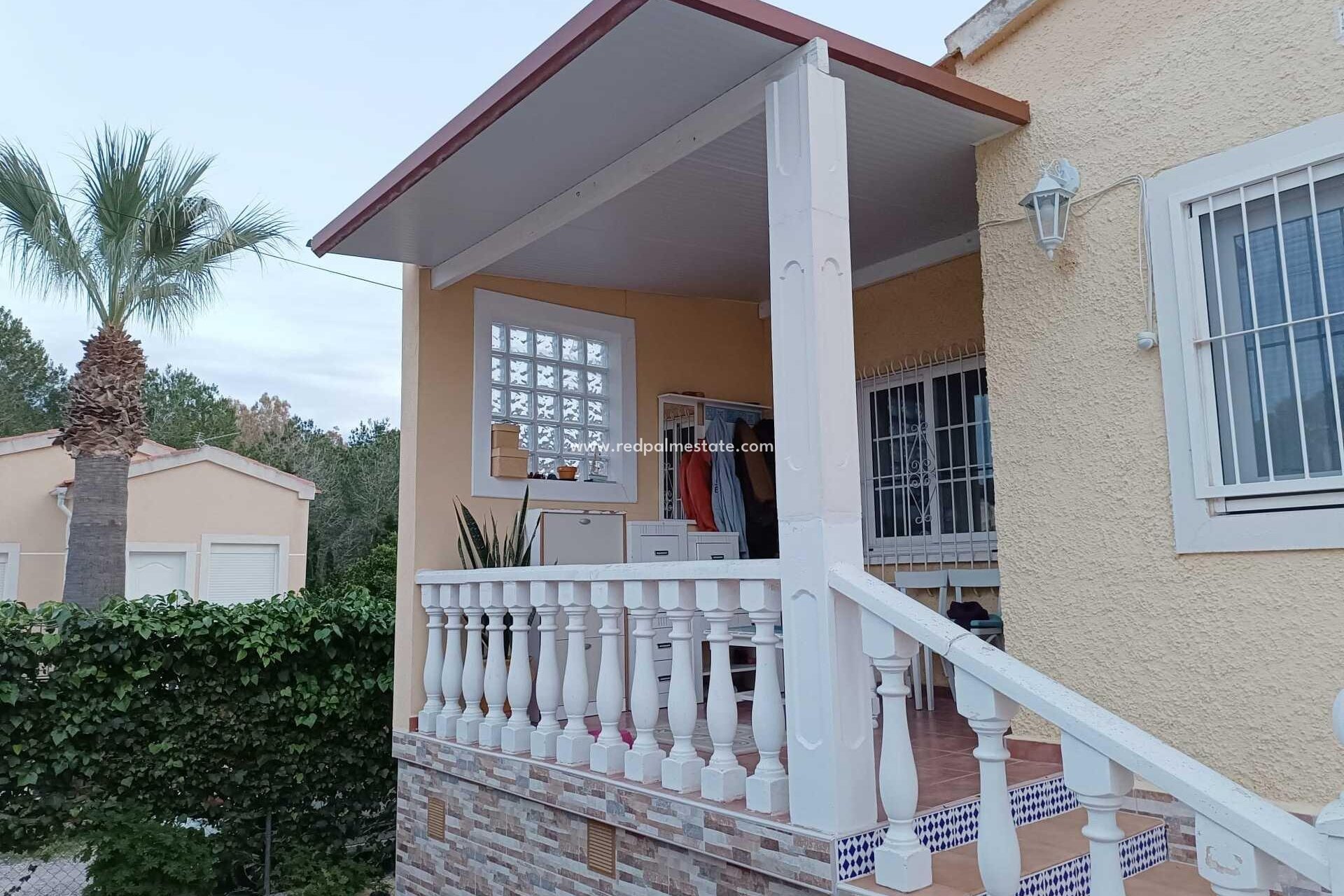 Återförsäljning - Villa -
San Fulgencio - La Marina