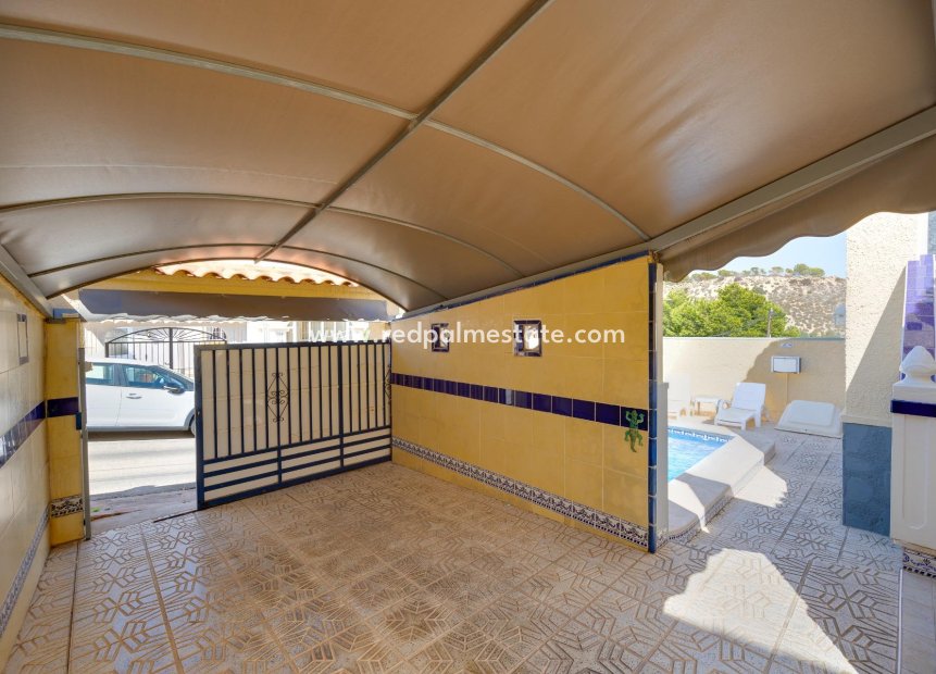 Återförsäljning - Villa -
San Fulgencio - La Marina