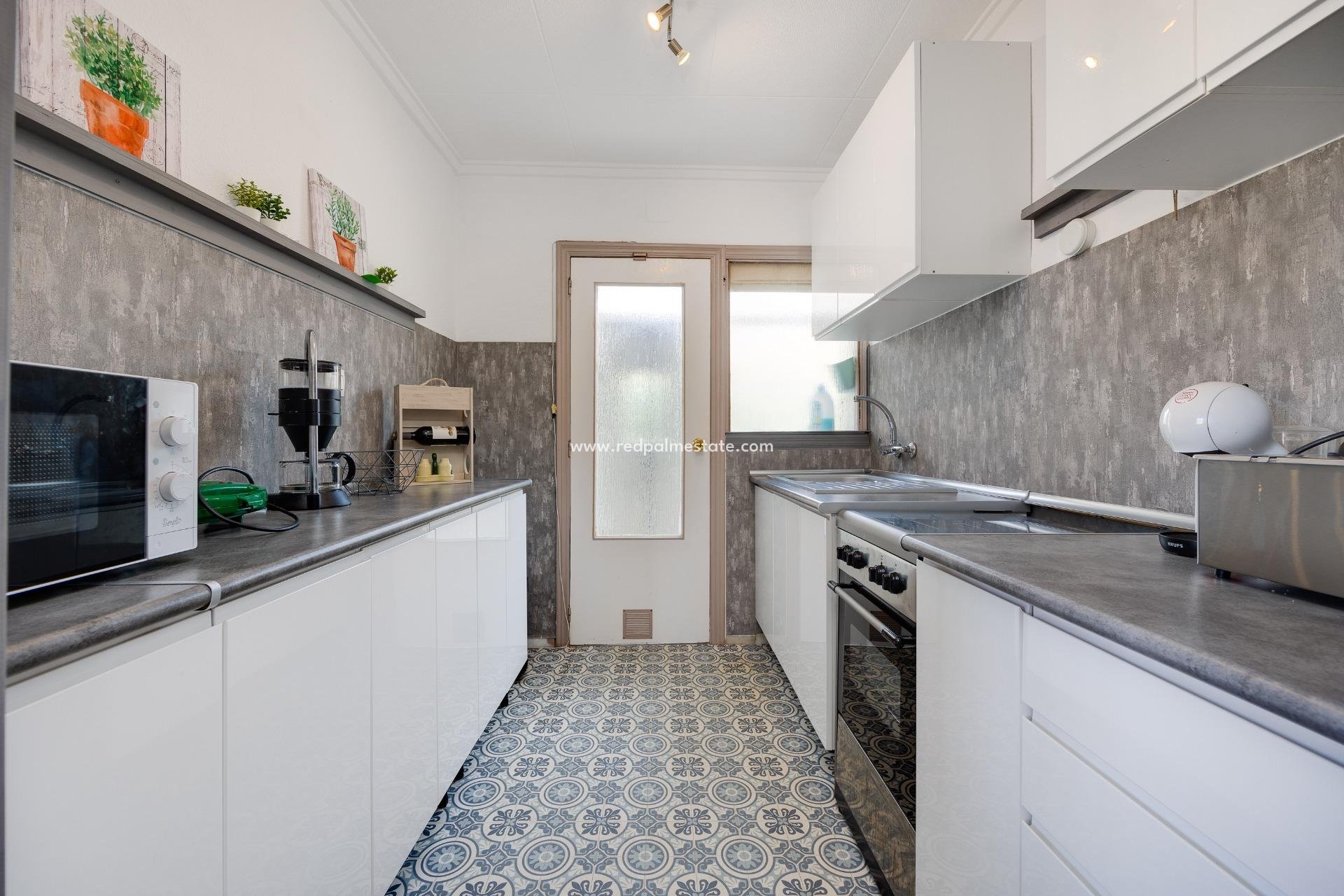 Återförsäljning - Villa -
San Fulgencio - La Marina