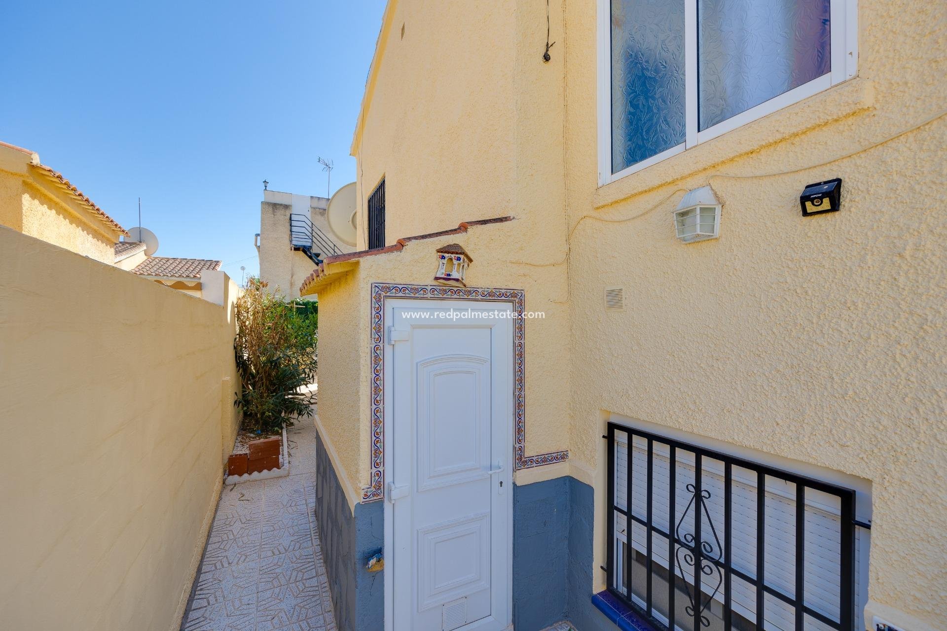 Återförsäljning - Villa -
San Fulgencio - La Marina