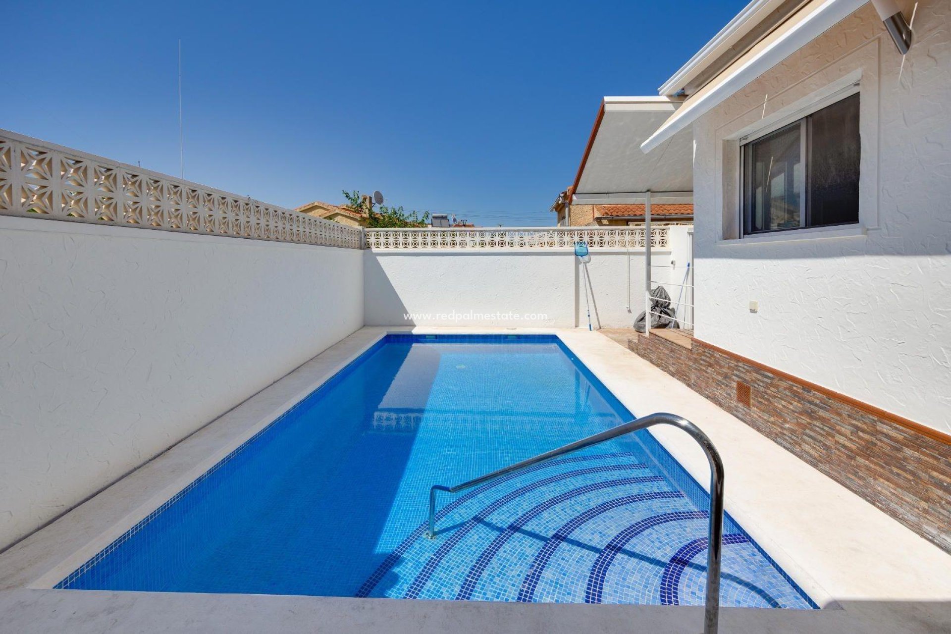 Återförsäljning - Villa -
San Fulgencio - La Marina