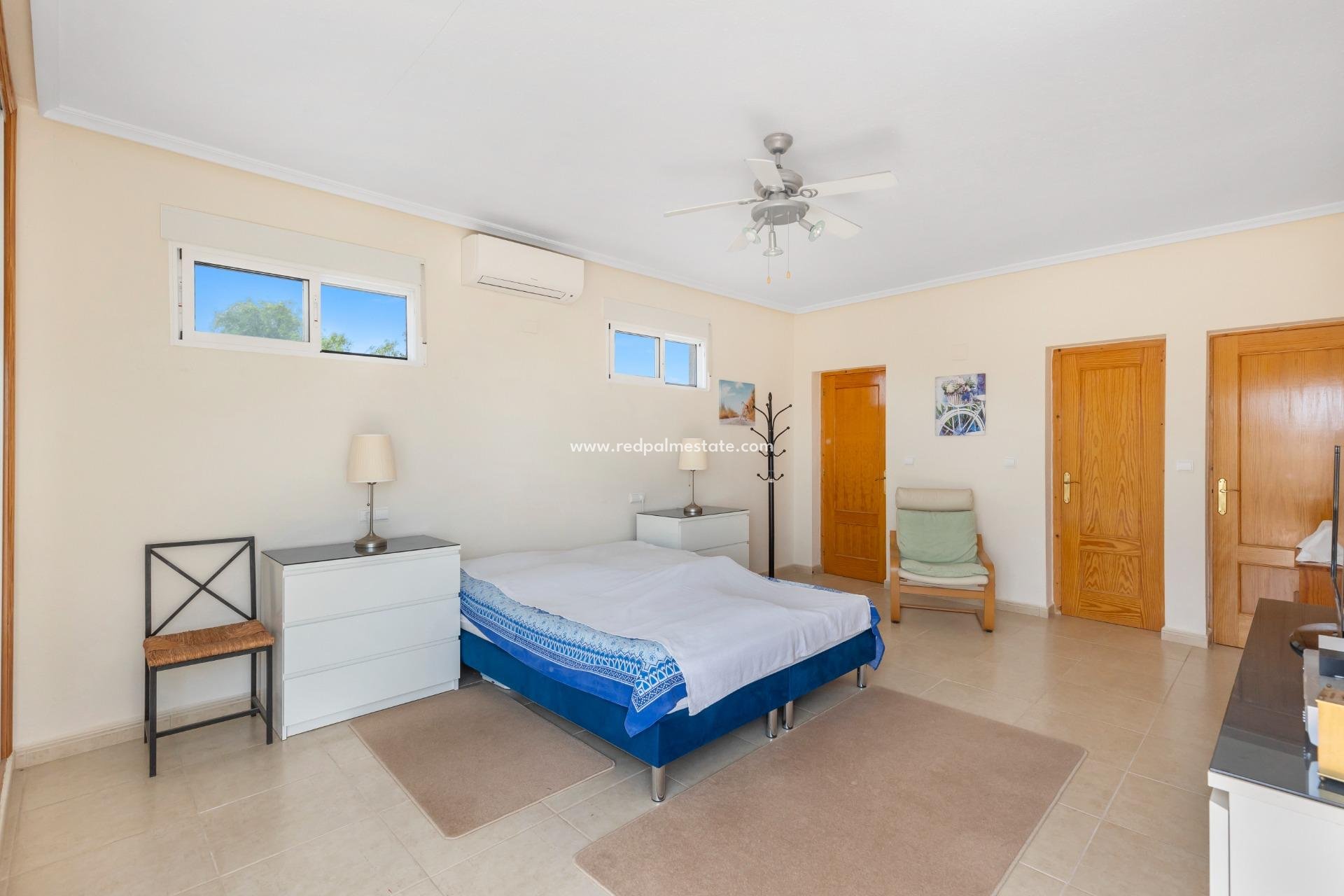 Återförsäljning - Villa -
San Fulgencio - Urb. La Marina