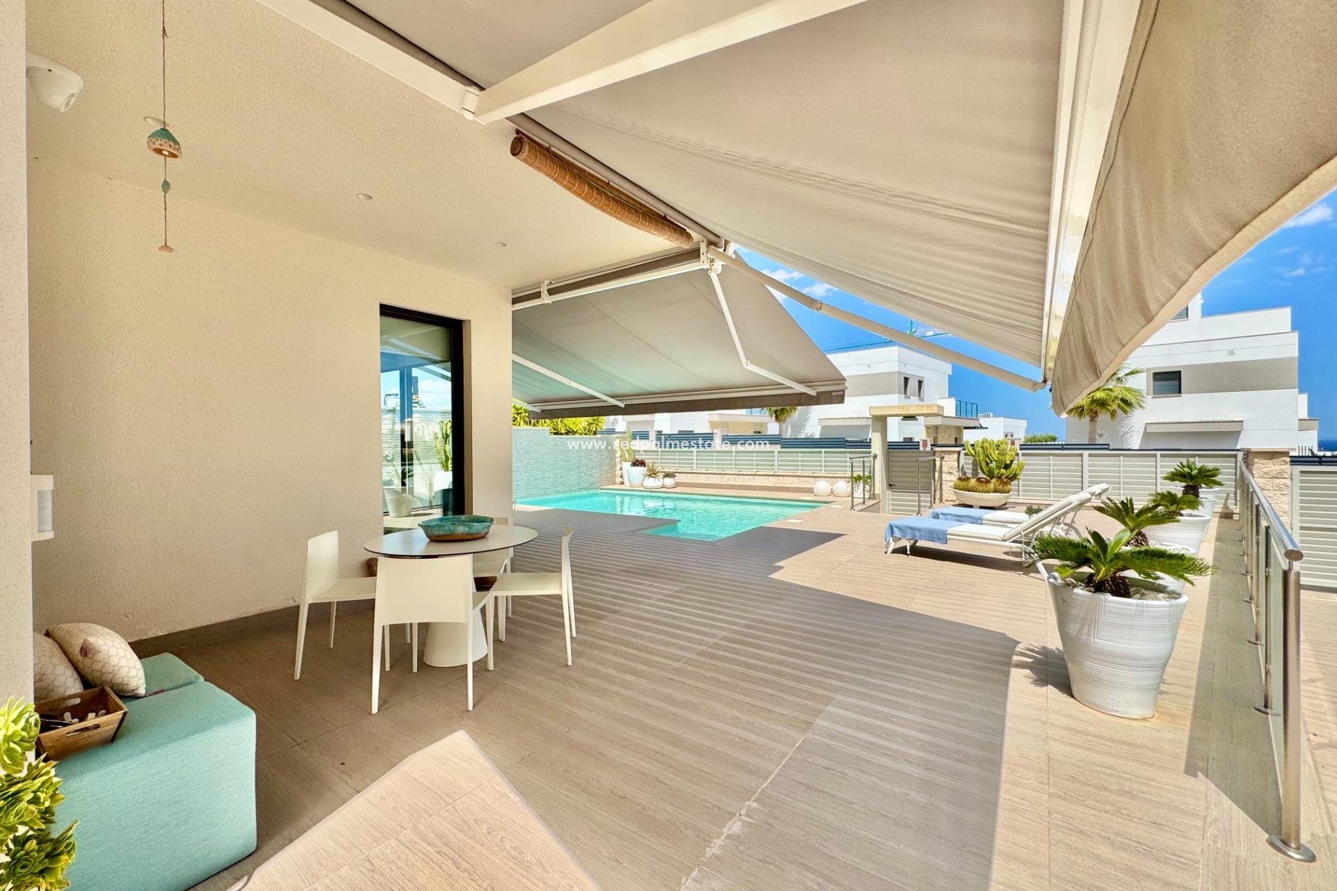 Återförsäljning - Villa -
San Miguel de Salinas - Bellavista