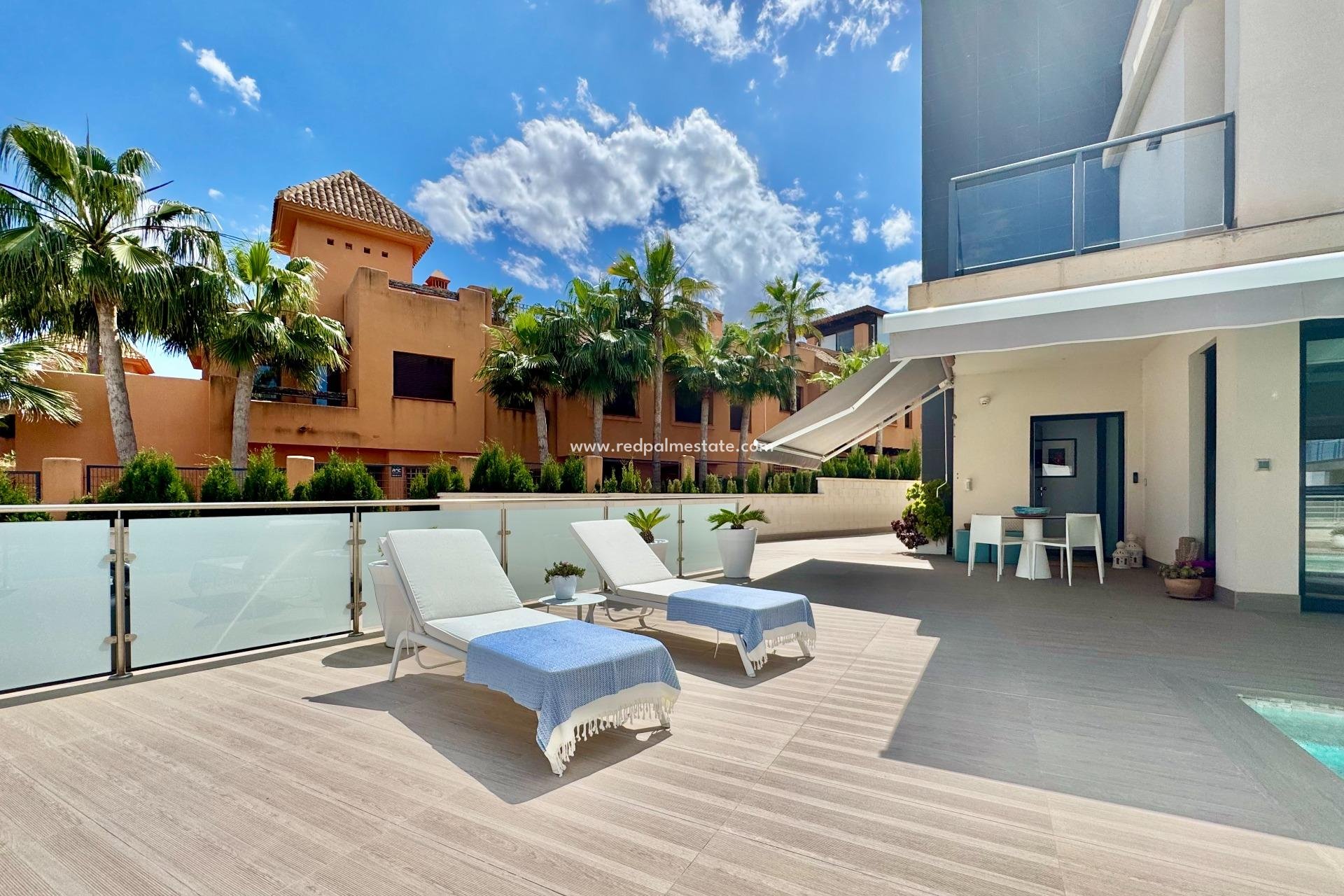 Återförsäljning - Villa -
San Miguel de Salinas - Bellavista