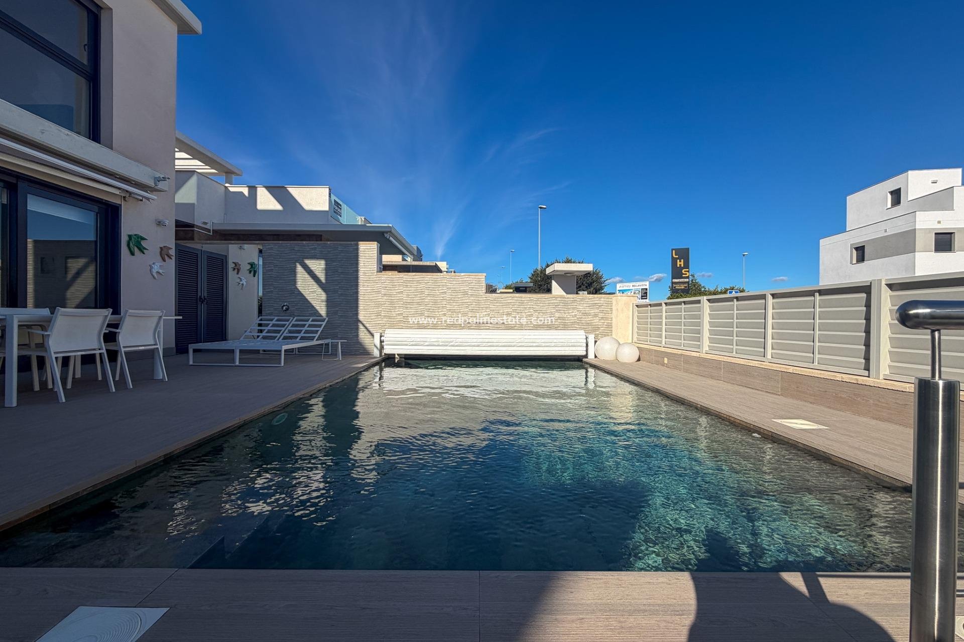 Återförsäljning - Villa -
San Miguel de Salinas - Bellavista