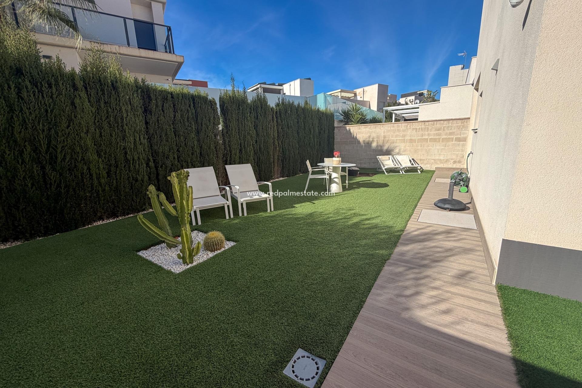 Återförsäljning - Villa -
San Miguel de Salinas - Bellavista