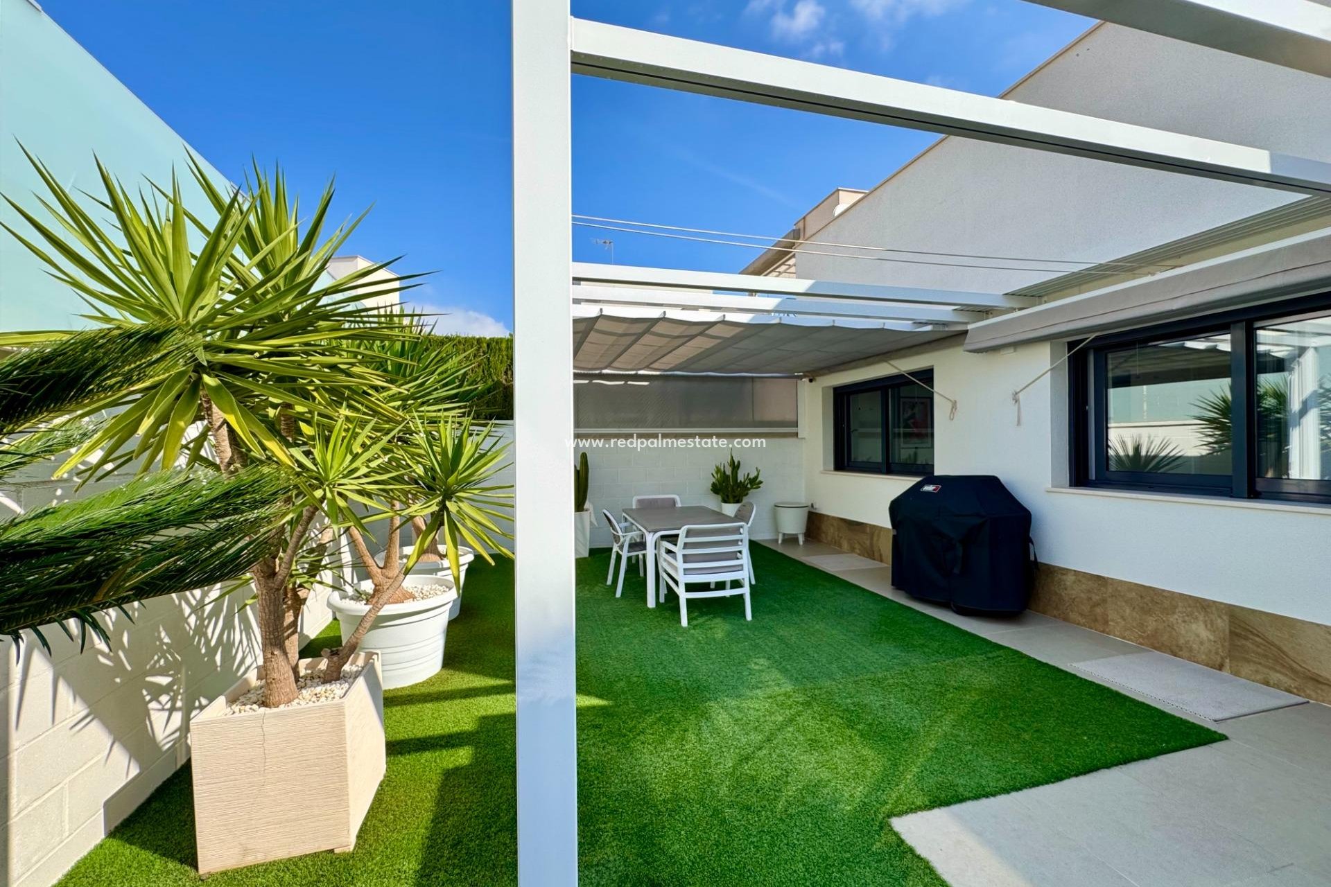 Återförsäljning - Villa -
San Miguel de Salinas - Bellavista