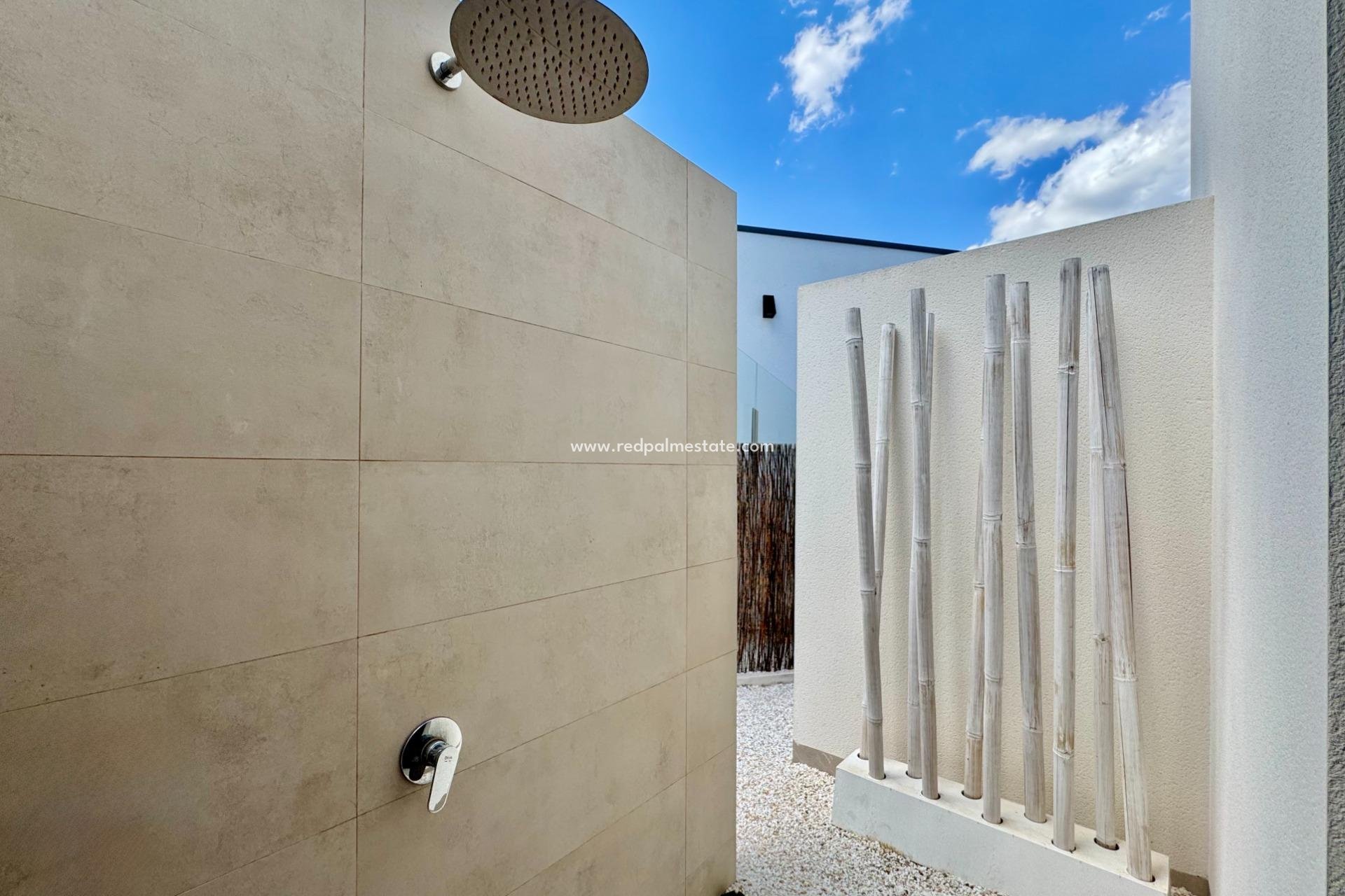 Återförsäljning - Villa -
San Miguel de Salinas - Blue Lagoon - Galán