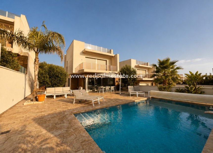 Återförsäljning - Villa -
San Miguel de Salinas - Inland