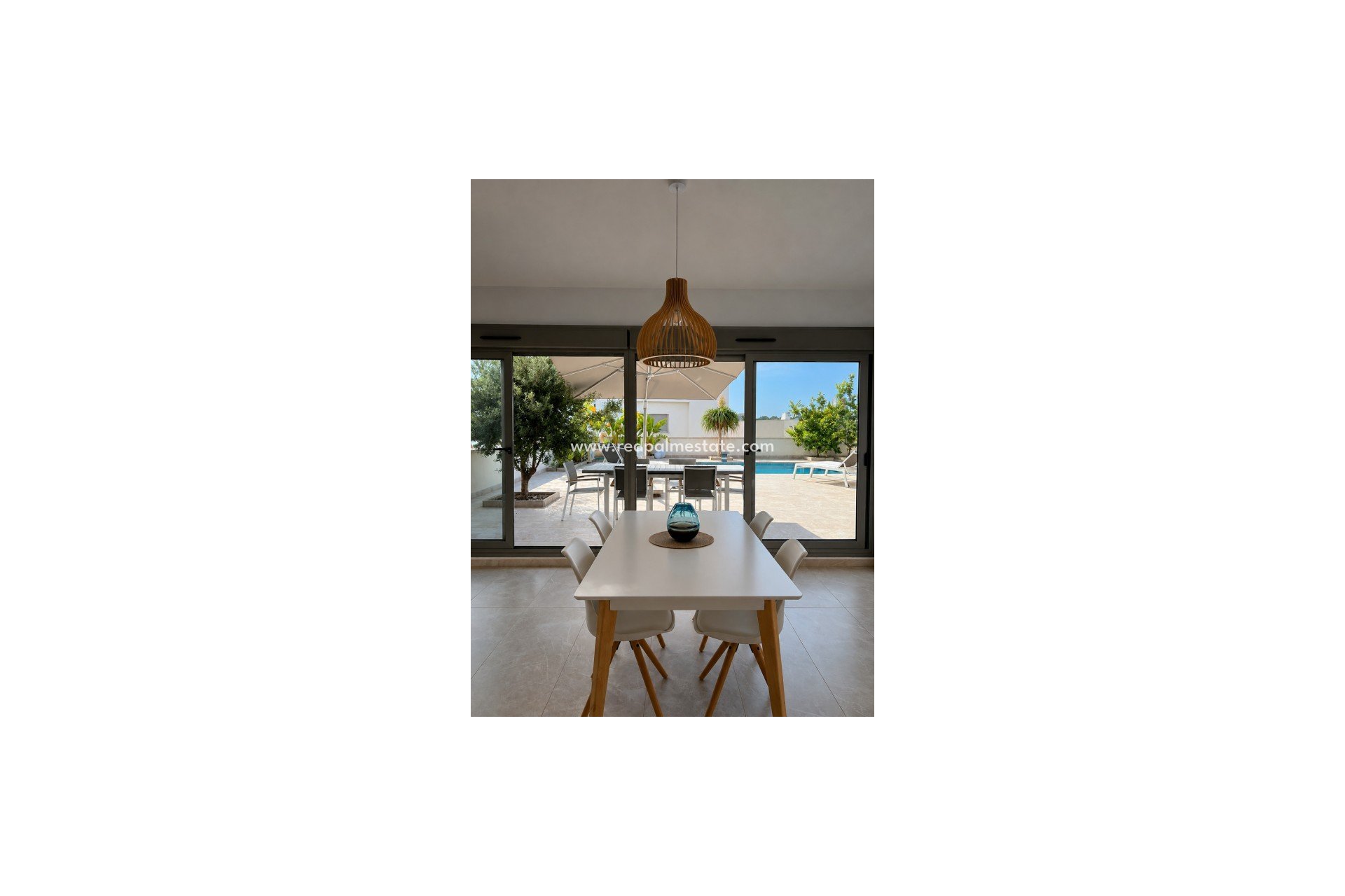 Återförsäljning - Villa -
San Miguel de Salinas - Inland