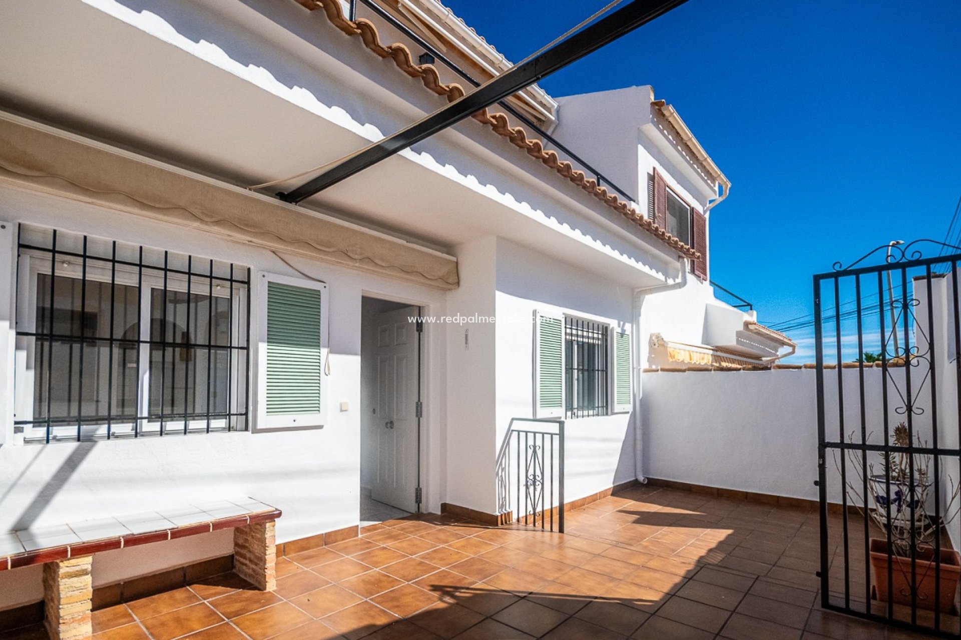 Återförsäljning - Villa -
San Miguel de Salinas - Inland