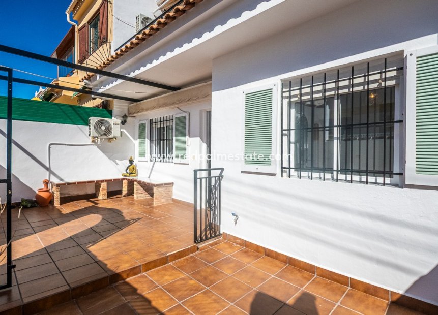 Återförsäljning - Villa -
San Miguel de Salinas - Inland