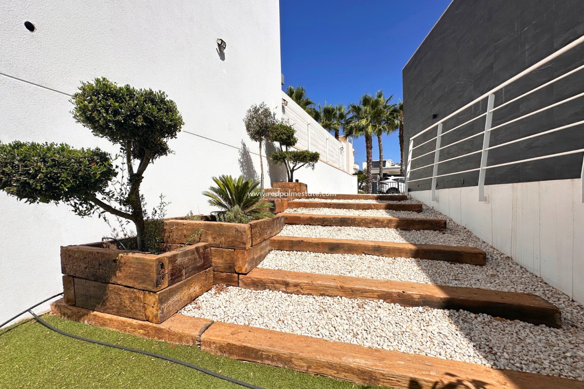 Återförsäljning - Villa -
San Miguel de Salinas - Inland