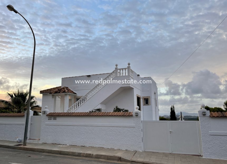 Återförsäljning - Villa -
San Miguel de Salinas - Inland