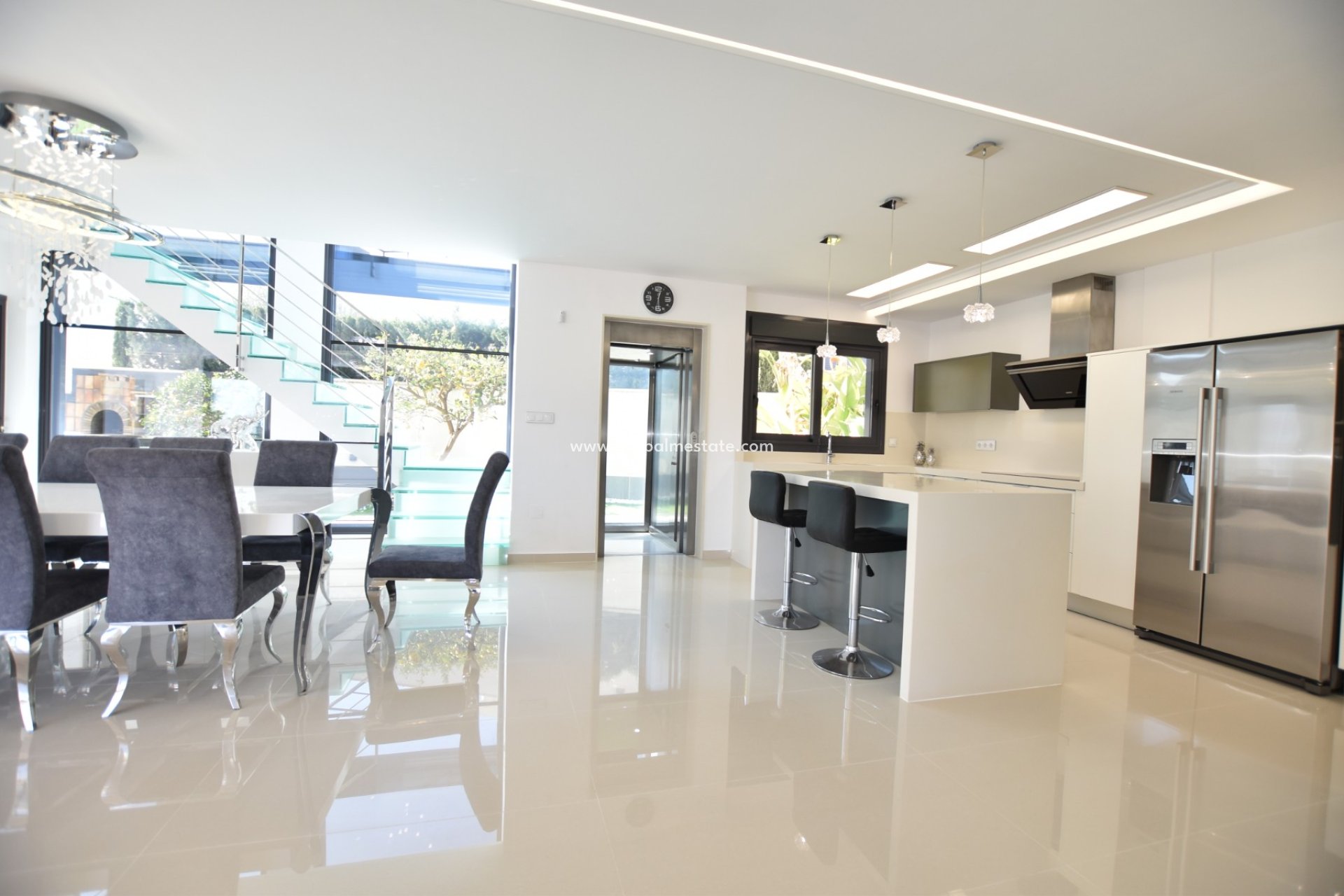 Återförsäljning - Villa -
San Miguel de Salinas - Inland