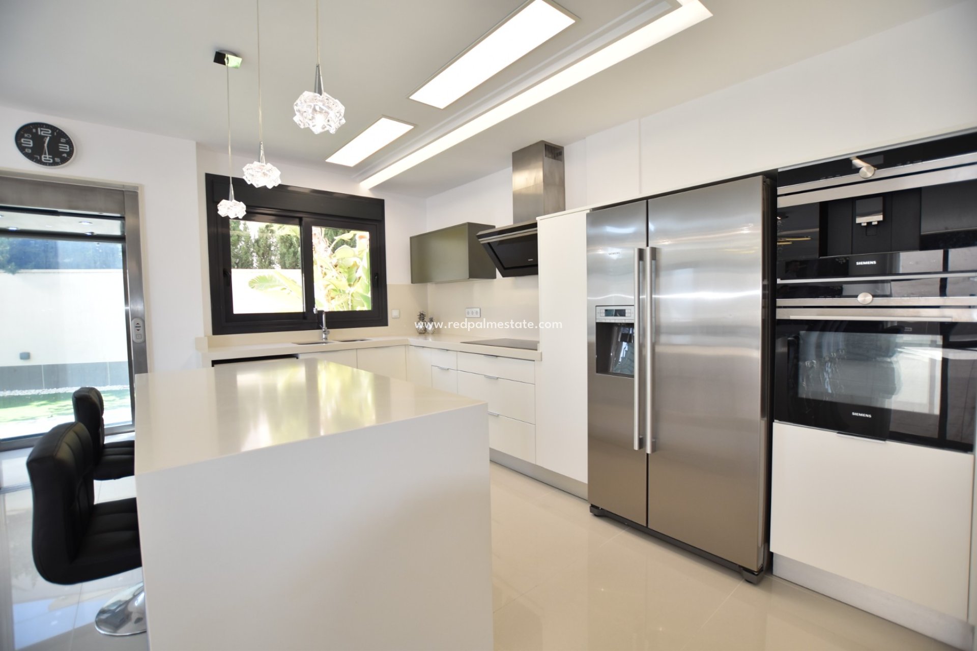 Återförsäljning - Villa -
San Miguel de Salinas - Inland