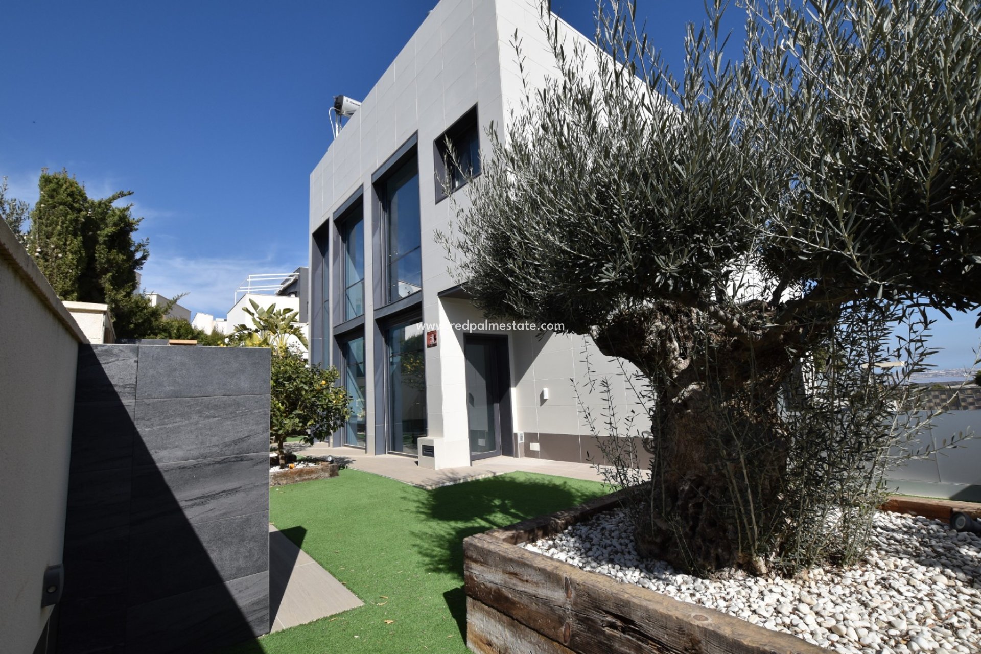 Återförsäljning - Villa -
San Miguel de Salinas - Inland