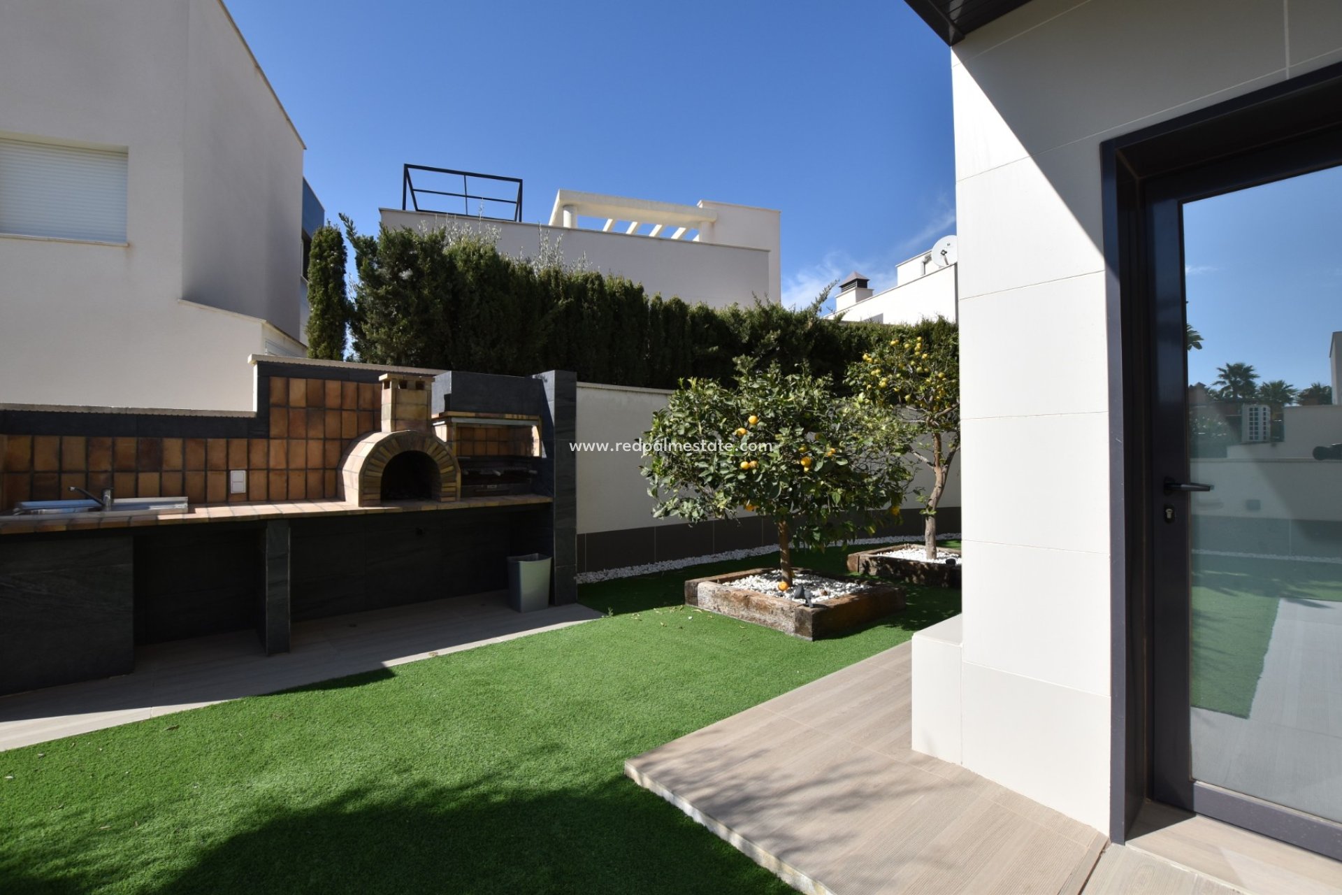 Återförsäljning - Villa -
San Miguel de Salinas - Inland