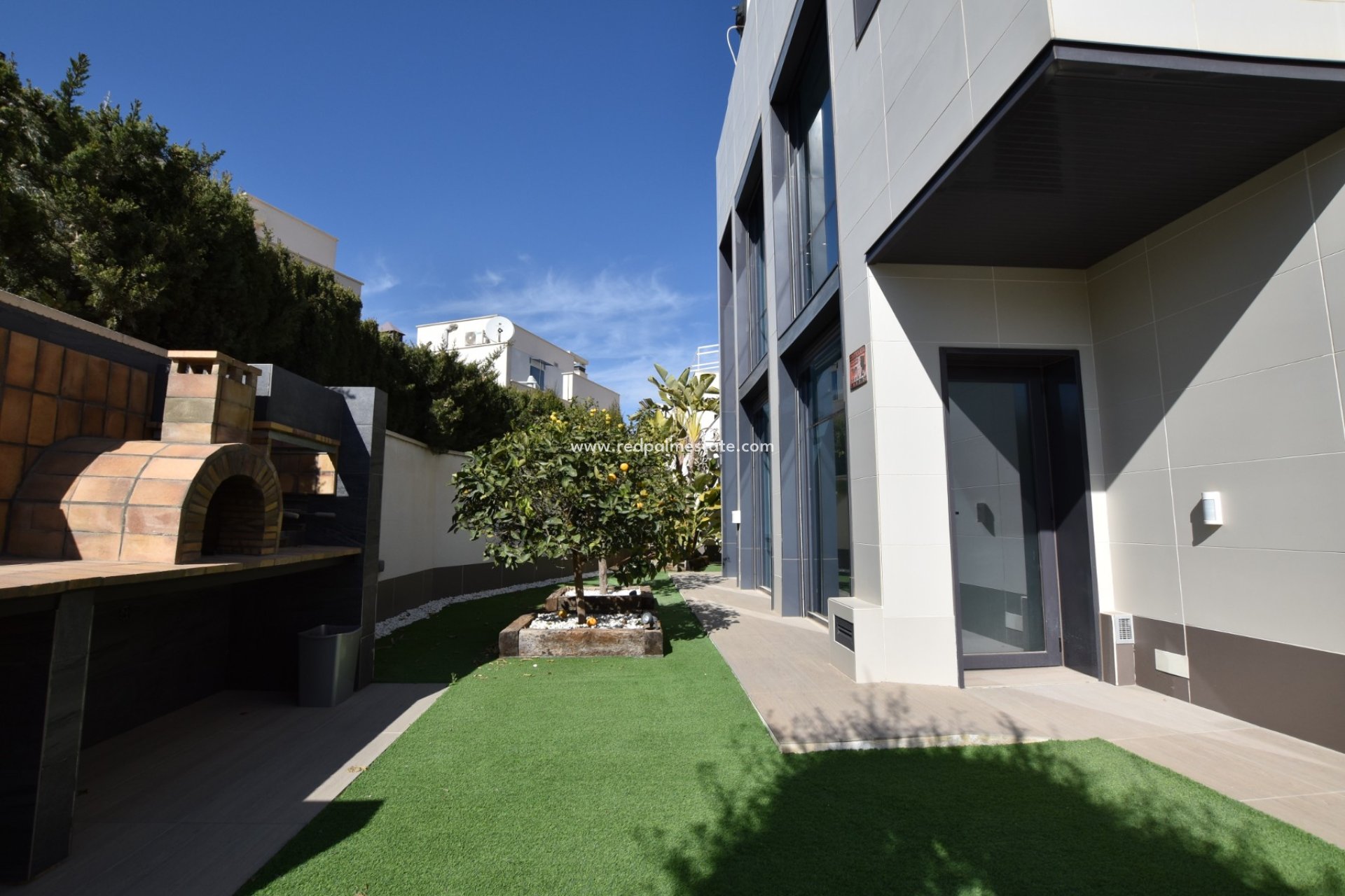 Återförsäljning - Villa -
San Miguel de Salinas - Inland