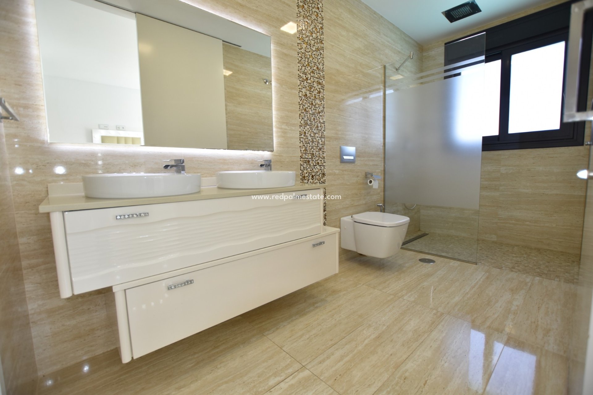 Återförsäljning - Villa -
San Miguel de Salinas - Inland