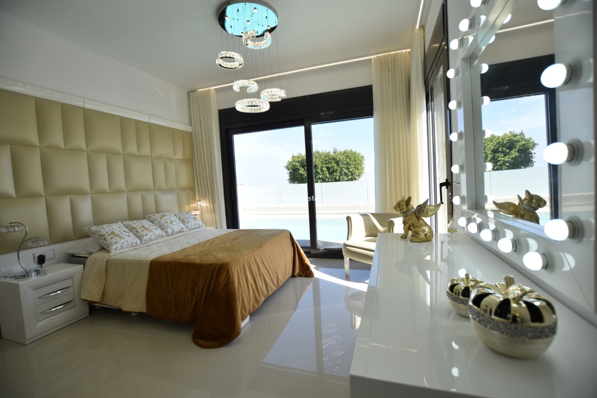 Återförsäljning - Villa -
San Miguel de Salinas - Inland