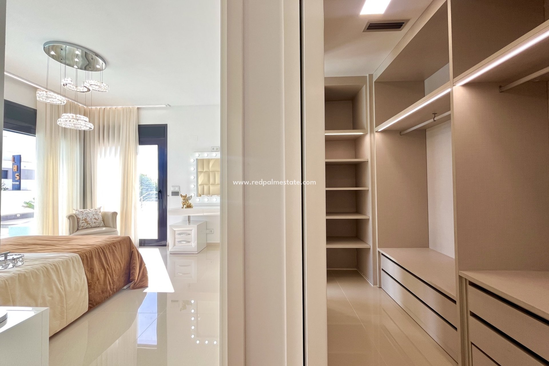 Återförsäljning - Villa -
San Miguel de Salinas - Inland