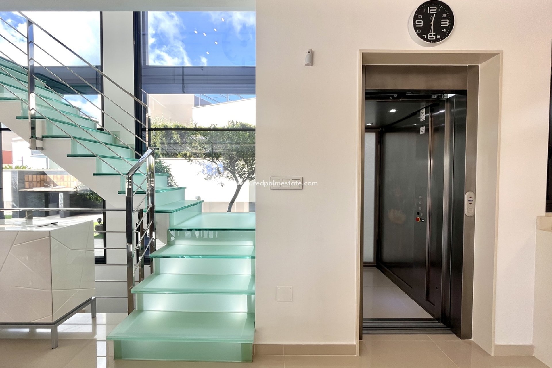 Återförsäljning - Villa -
San Miguel de Salinas - Inland