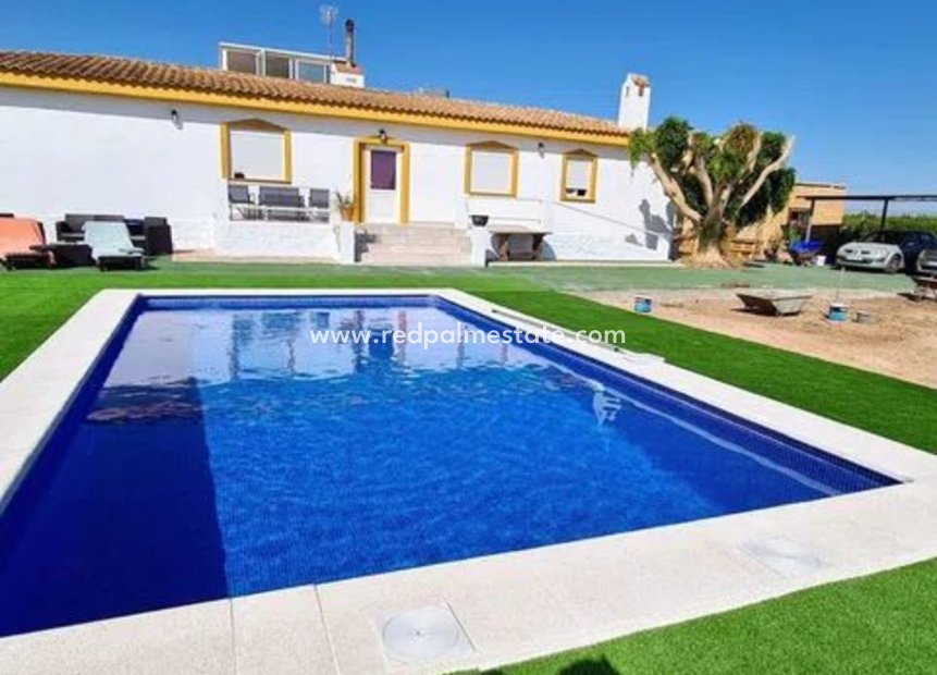 Återförsäljning - Villa -
San Miguel de Salinas - Inland