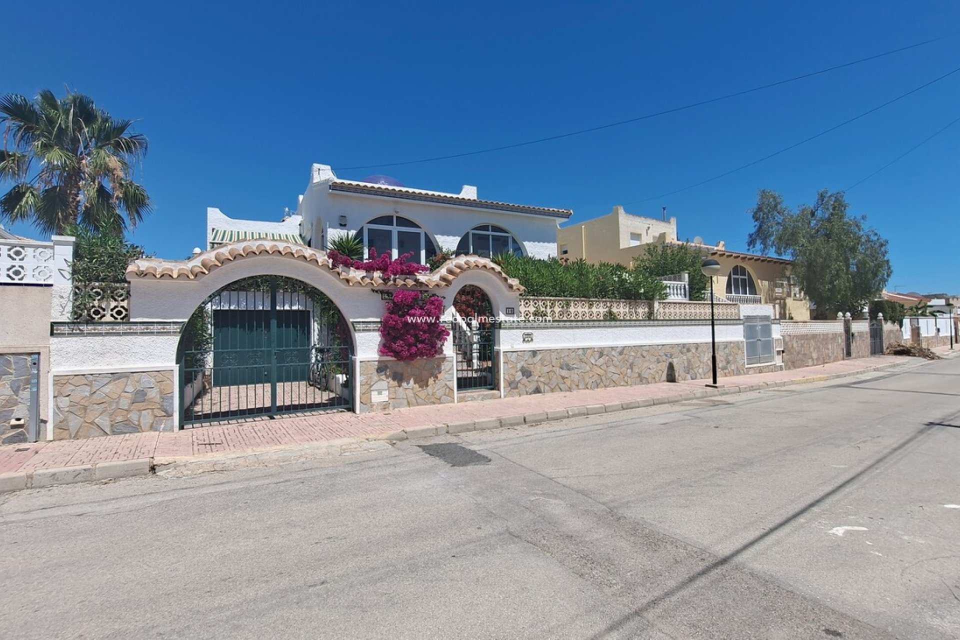 Återförsäljning - Villa -
San Miguel de Salinas - Inland