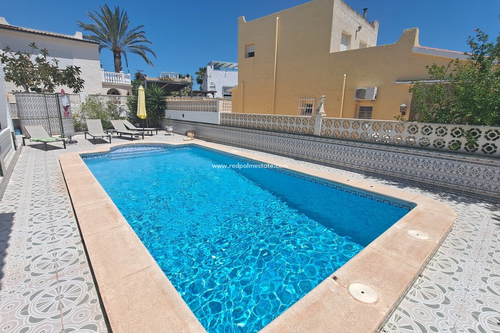 Återförsäljning - Villa -
San Miguel de Salinas - Inland