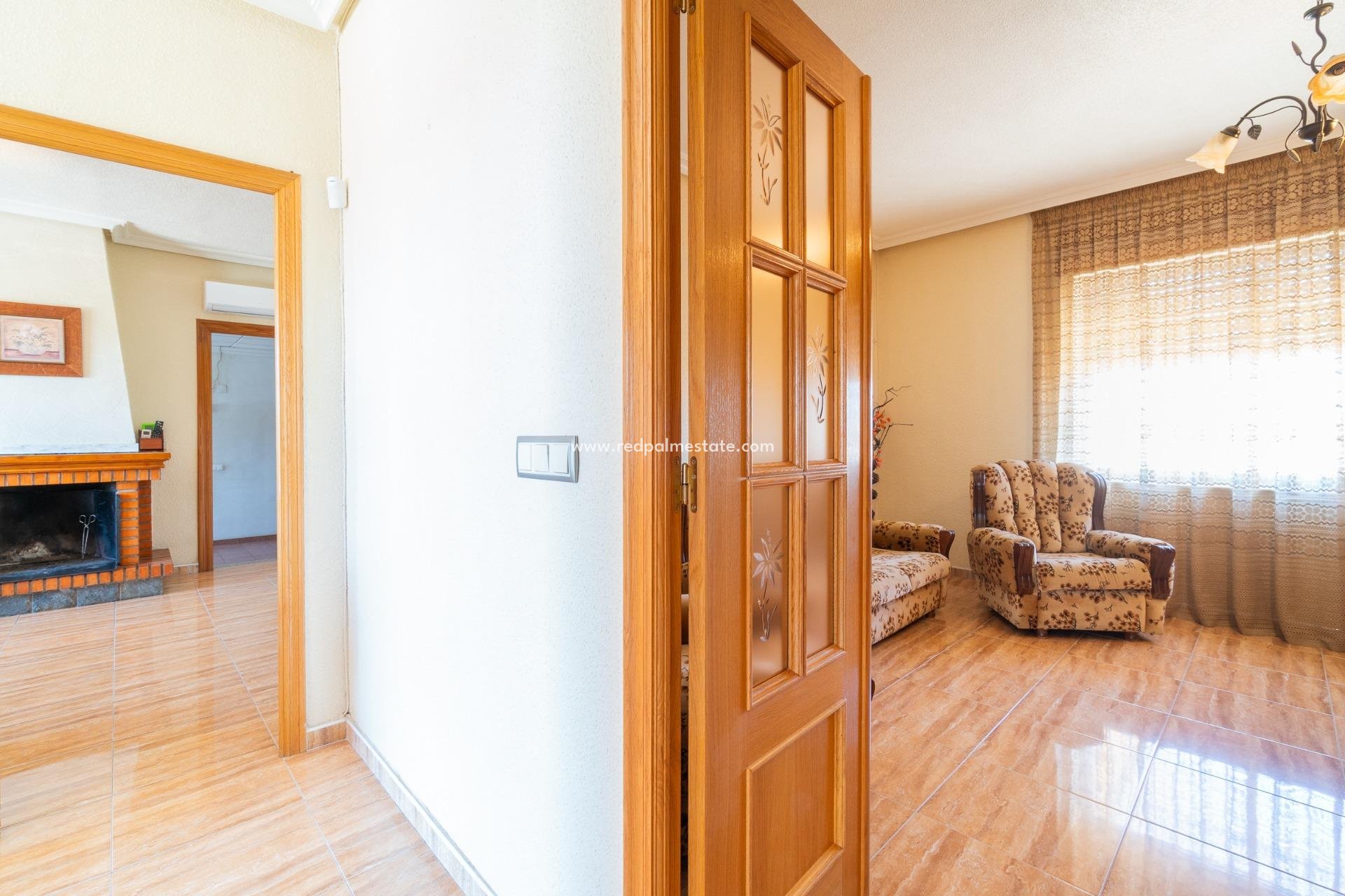Återförsäljning - Villa -
San Miguel de Salinas - Torremendo