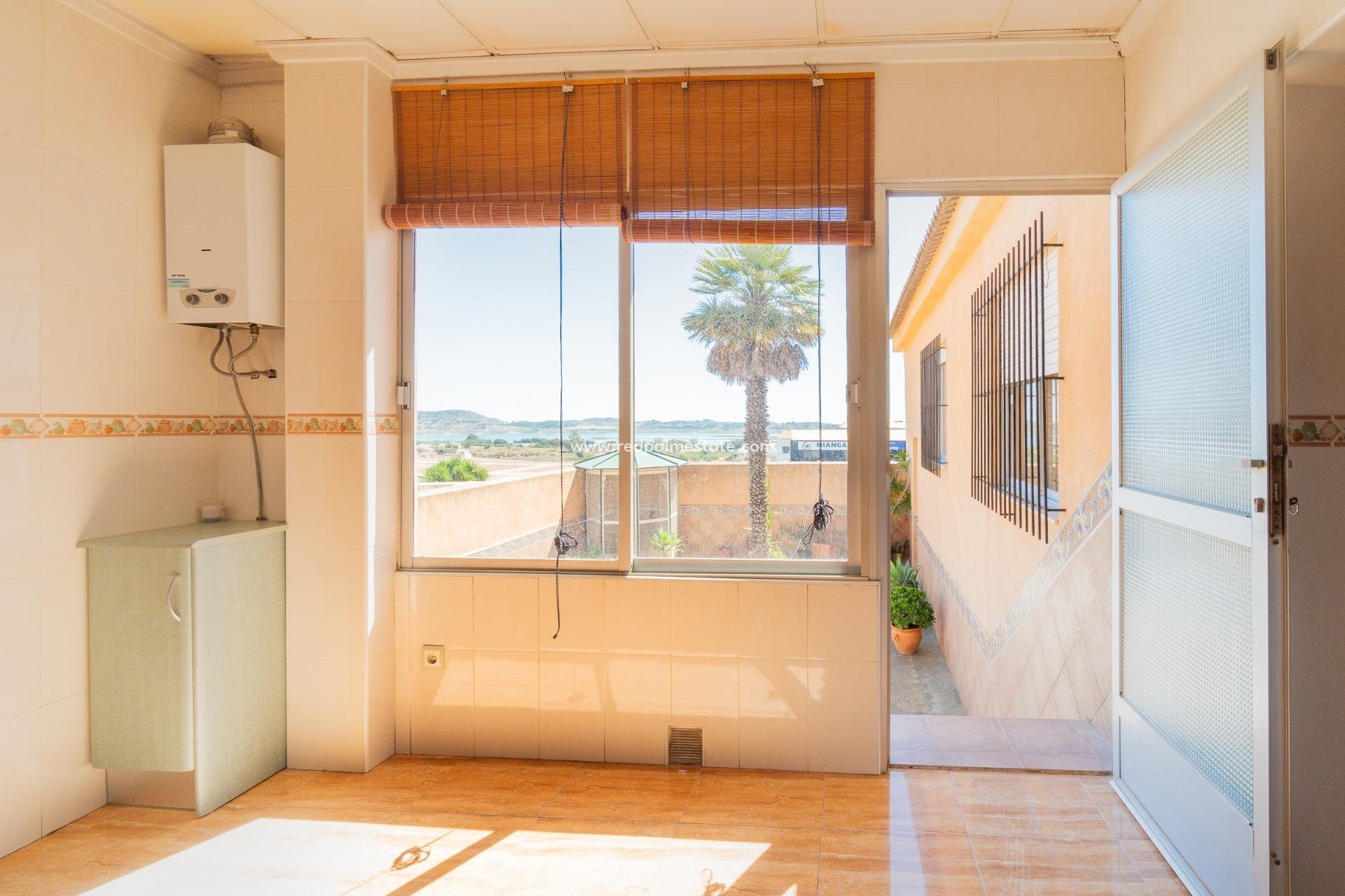 Återförsäljning - Villa -
San Miguel de Salinas - Torremendo
