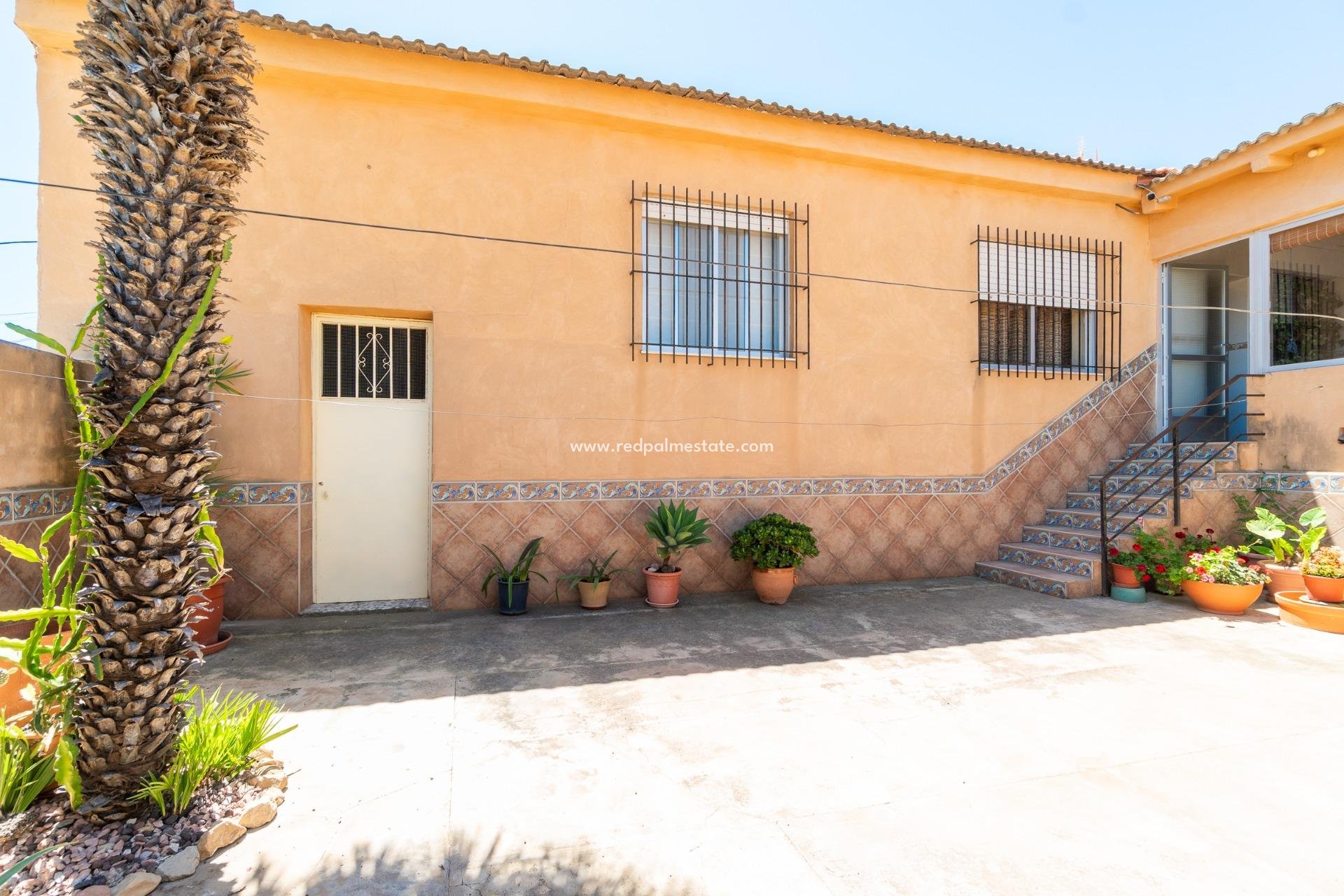 Återförsäljning - Villa -
San Miguel de Salinas - Torremendo