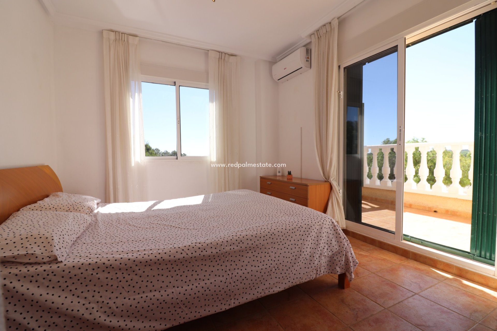 Återförsäljning - Villa -
San Miguel de Salinas