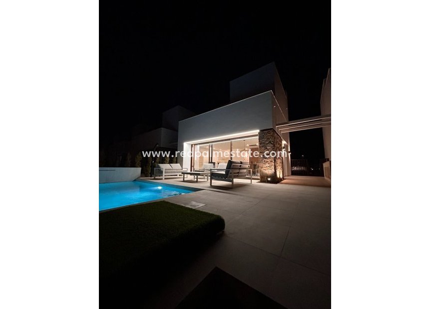 Återförsäljning - Villa -
Santa Rosalia Resort - Inland