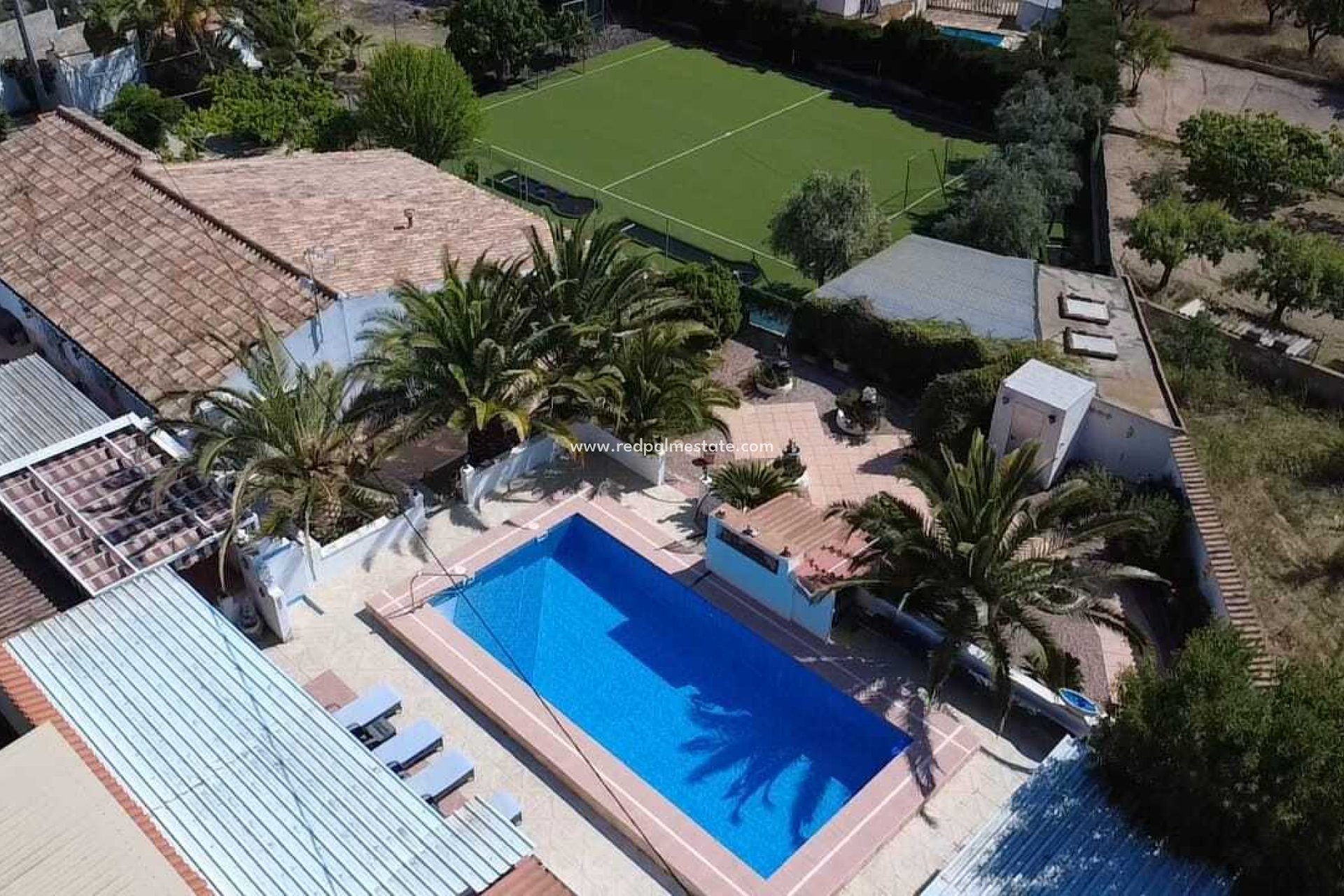 Återförsäljning - Villa -
Sax - Inland