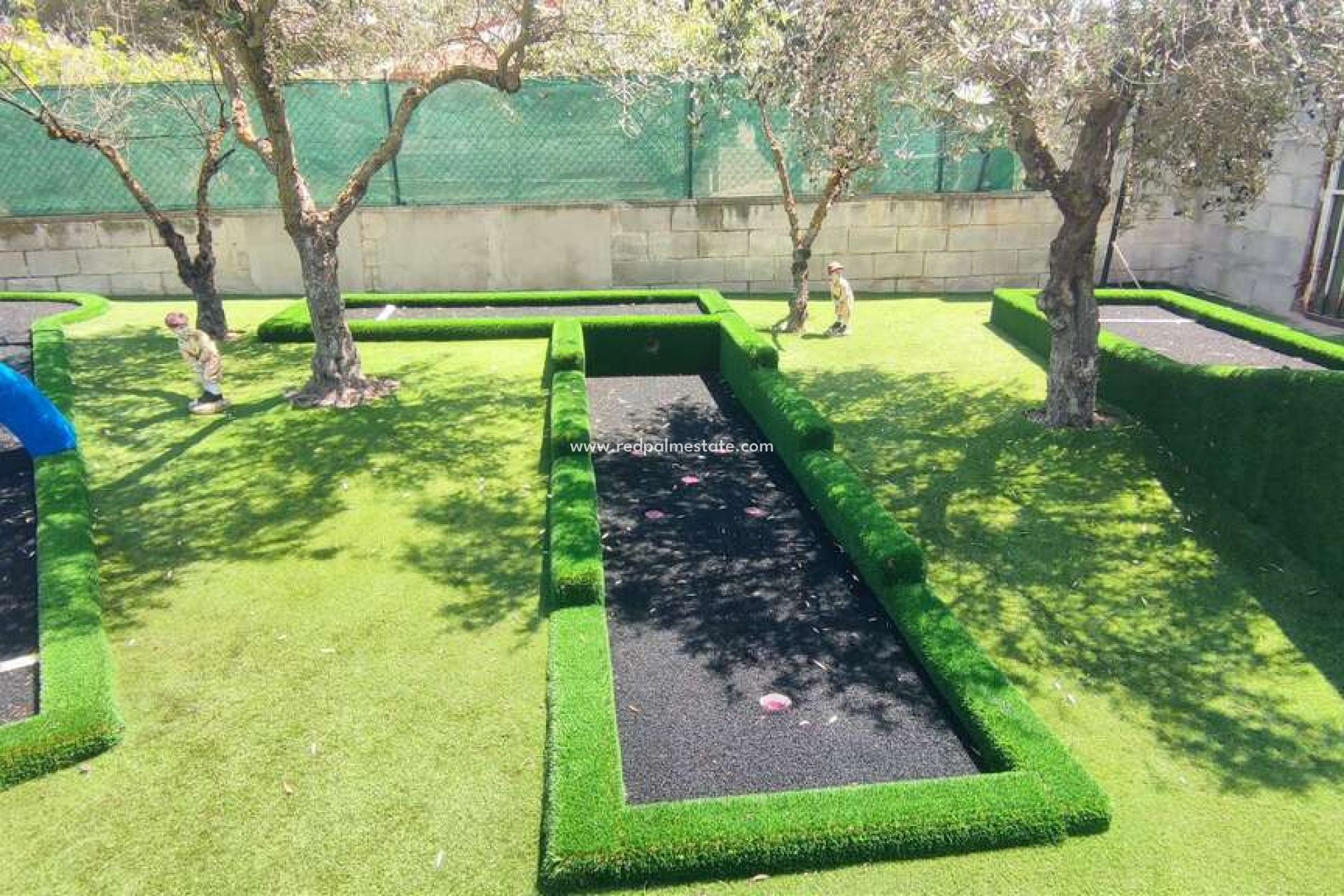 Återförsäljning - Villa -
Sax - Inland