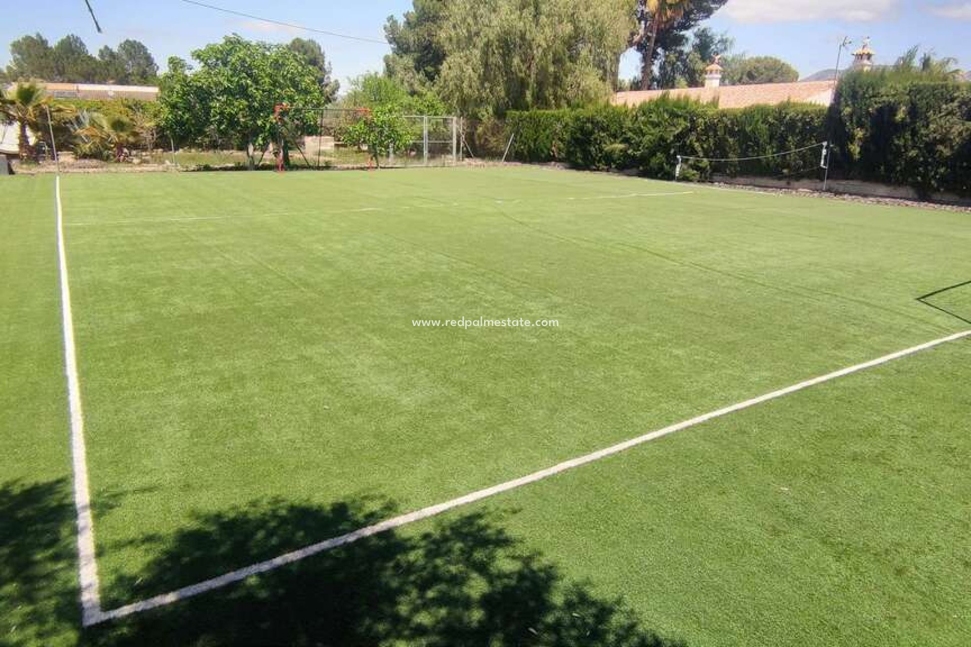 Återförsäljning - Villa -
Sax - Inland