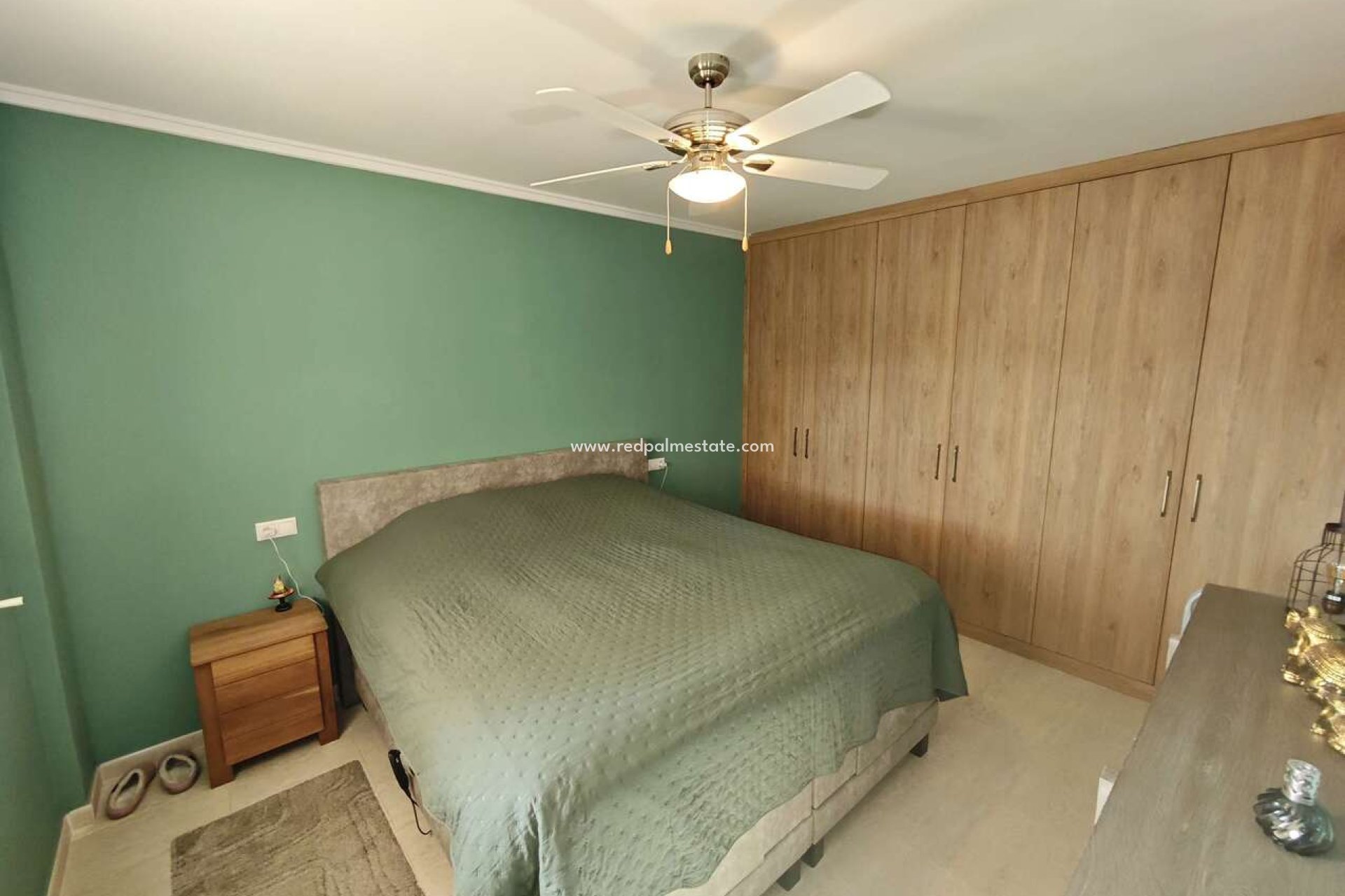 Återförsäljning - Villa -
Sax - Inland