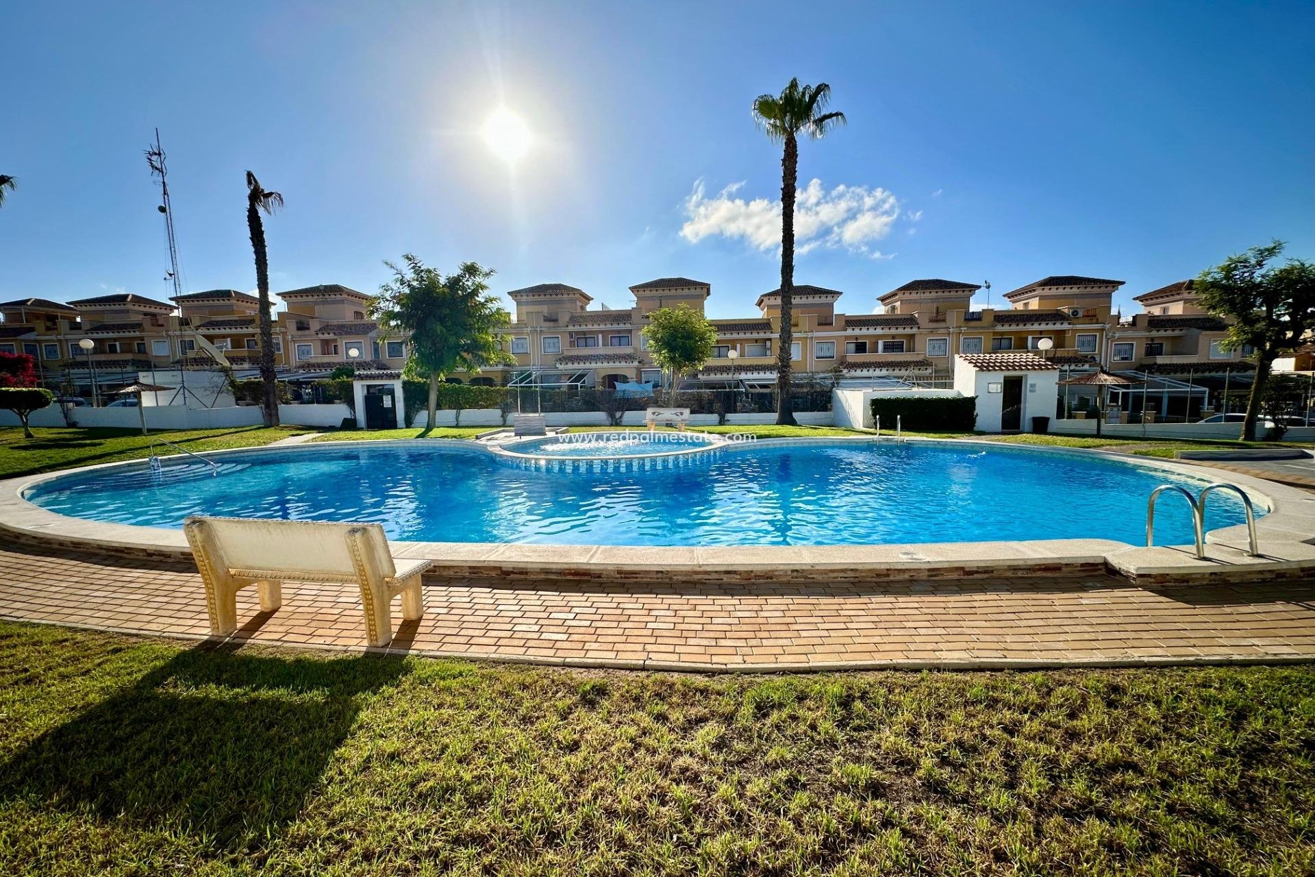 Återförsäljning - Villa -
Torrevieja - Aguas Nueva