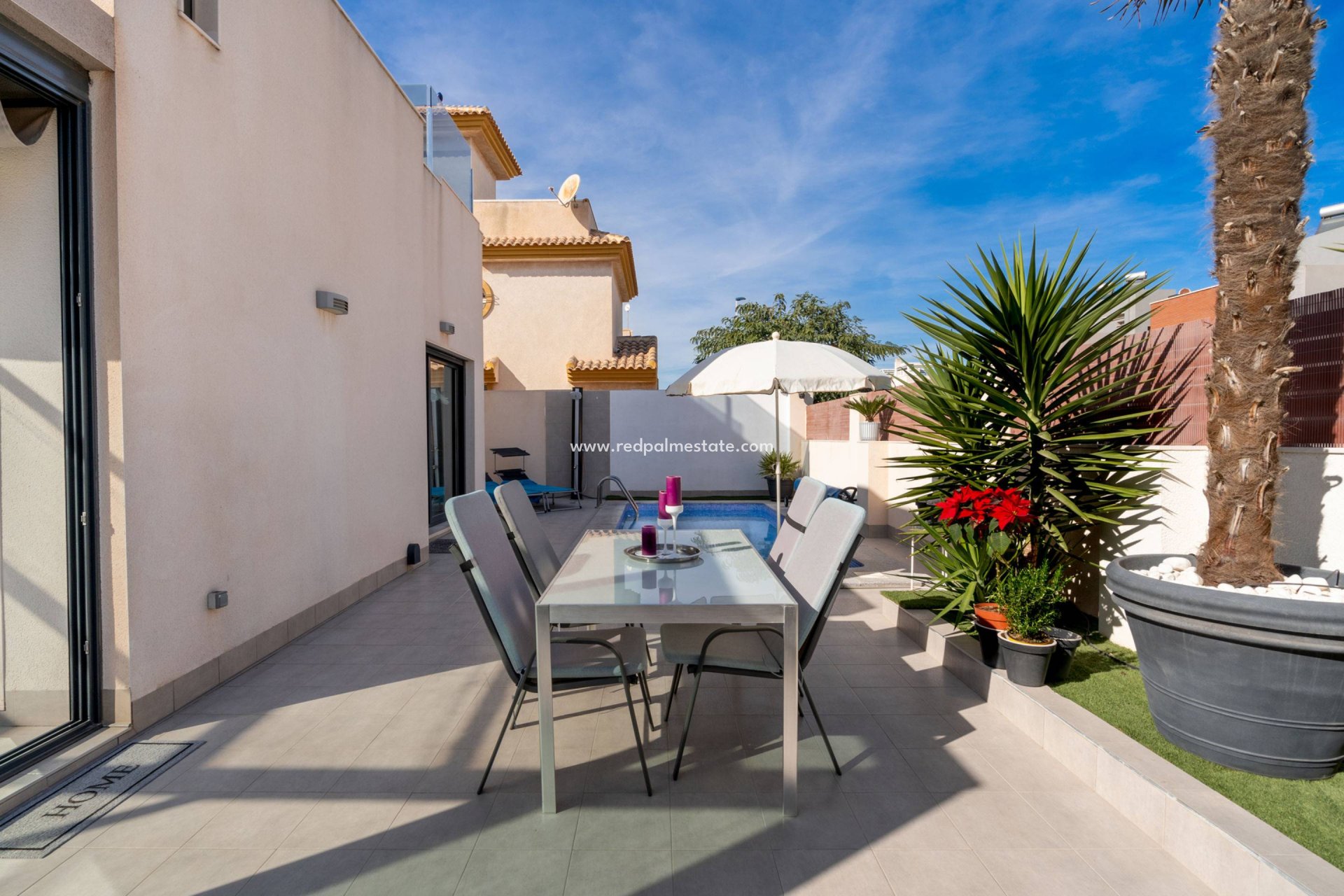Återförsäljning - Villa -
Torrevieja - Aguas Nueva