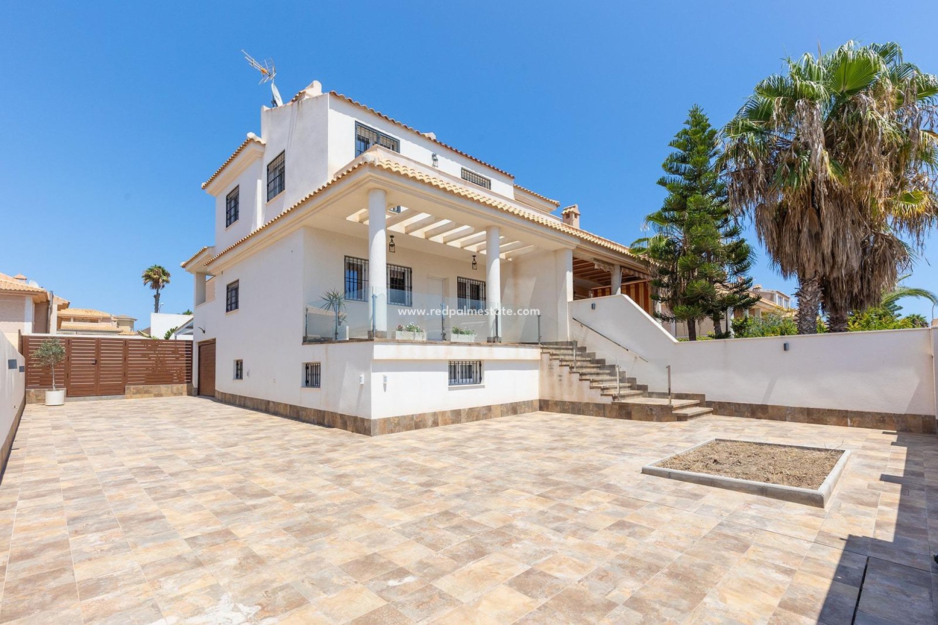 Återförsäljning - Villa -
Torrevieja - Aguas Nueva