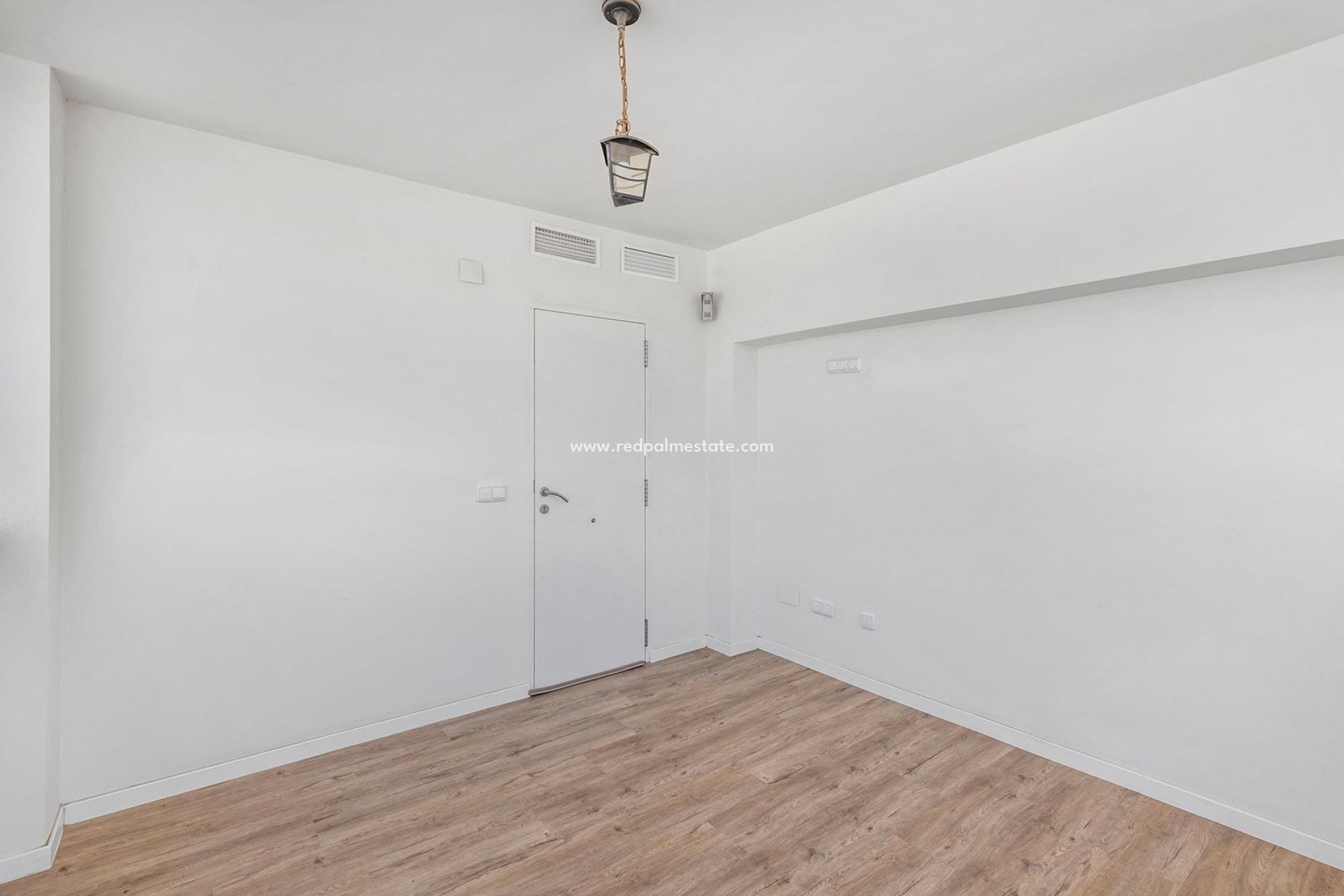 Återförsäljning - Villa -
Torrevieja - Aguas Nueva