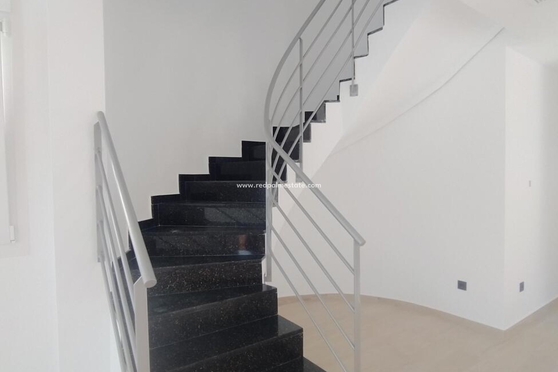 Återförsäljning - Villa -
Torrevieja - Aguas Nueva