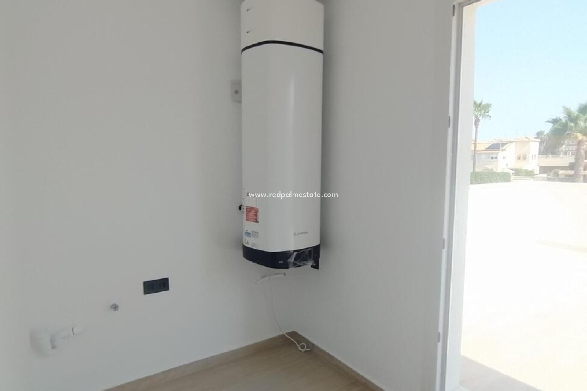 Återförsäljning - Villa -
Torrevieja - Aguas Nueva